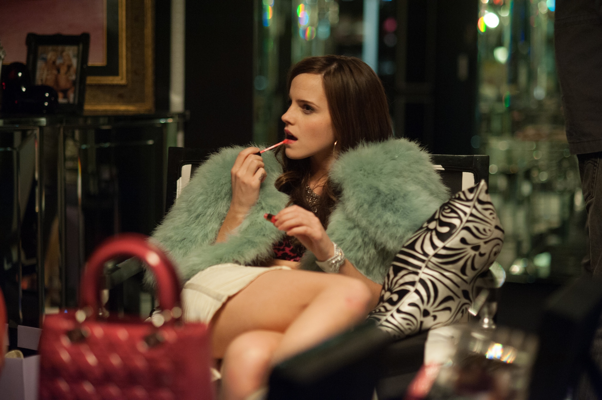 People 2000x1331 Emma Watson women legs brunette fur actress makeup thighs women indoors movies The Bling Ring