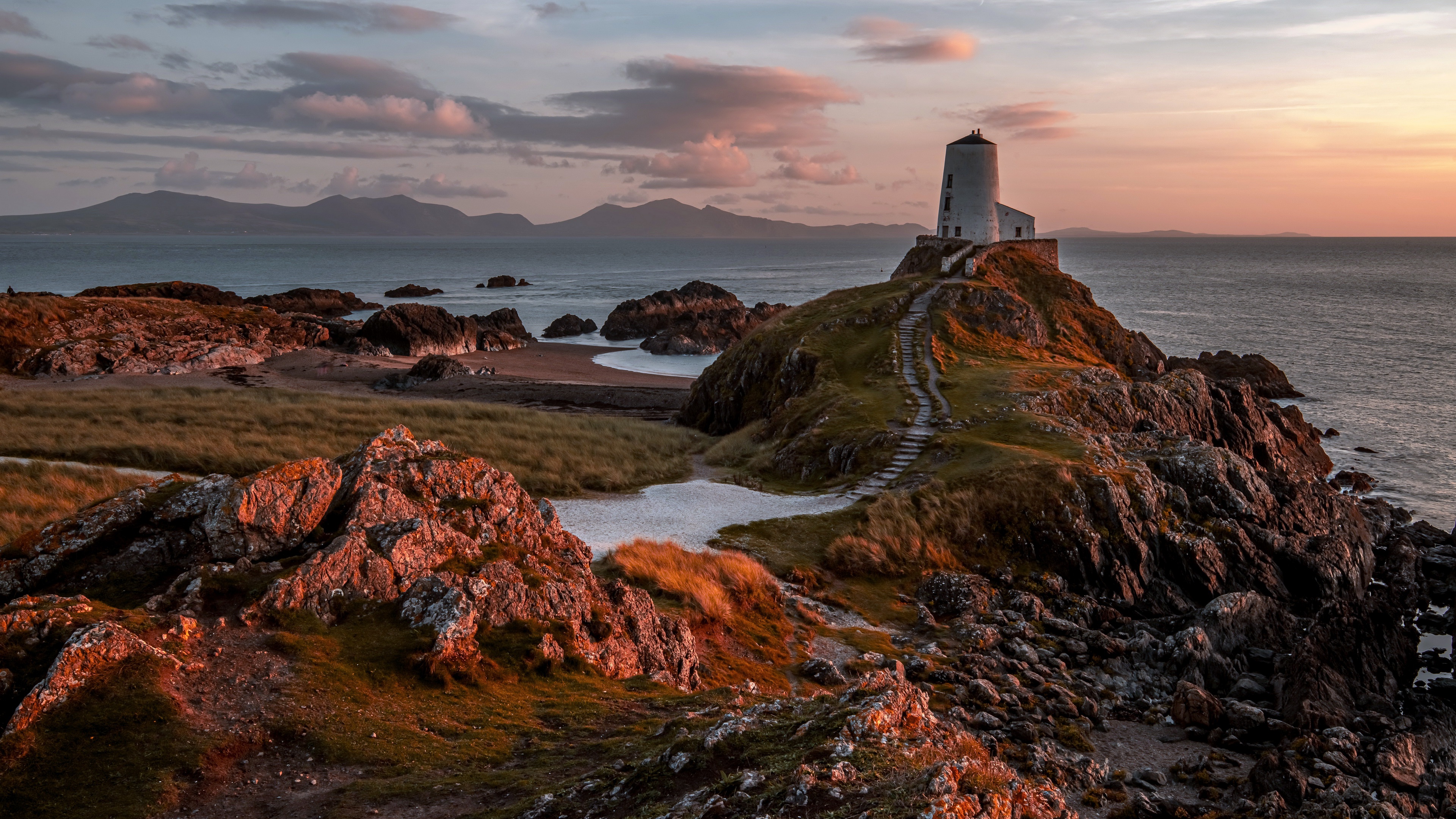 General 3840x2160 coast lighthouse outdoors sky Wales Llanddwyn Island