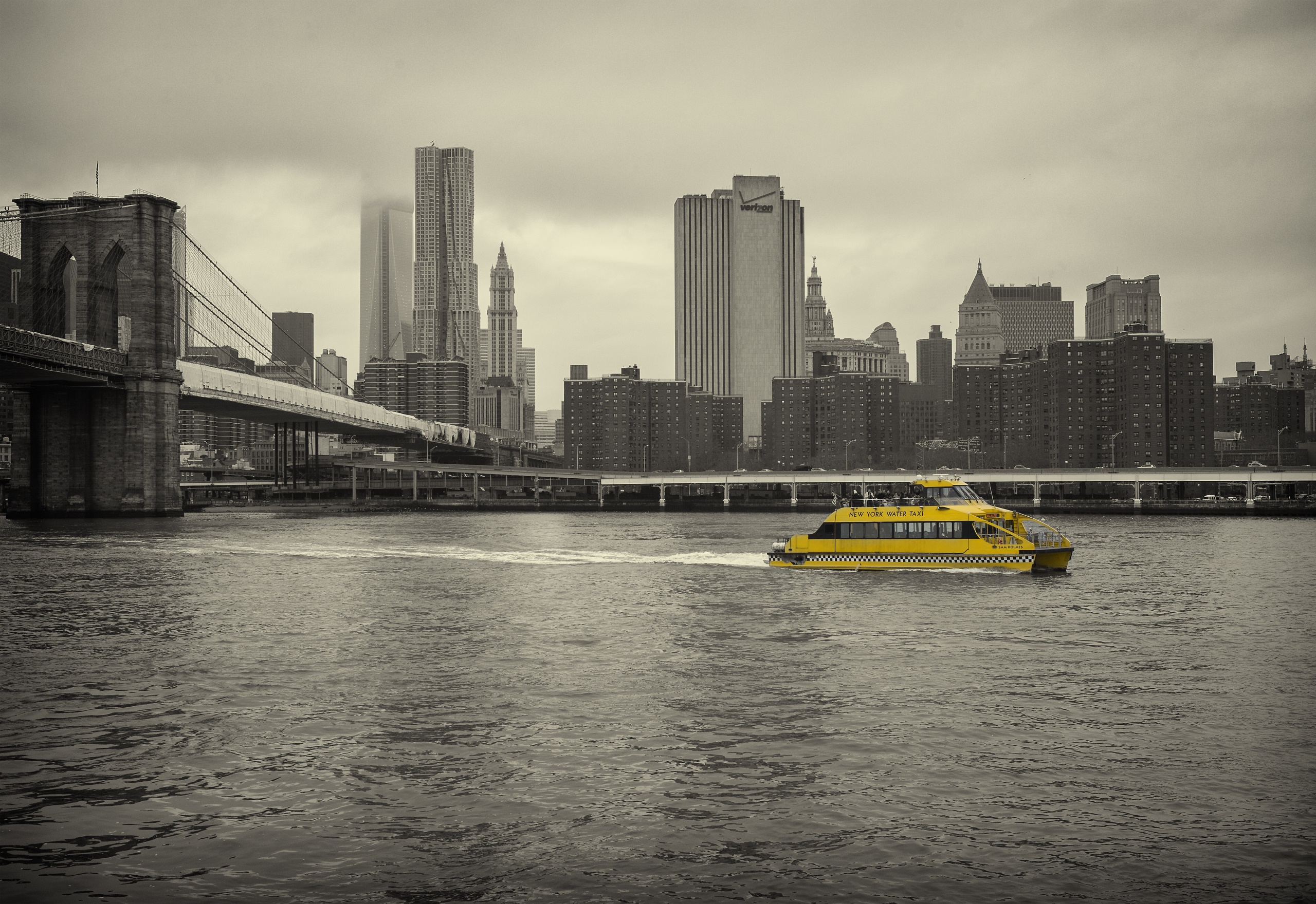 General 2560x1760 boat yellow New York City USA taxi river cityscape Brooklyn Bridge selective coloring