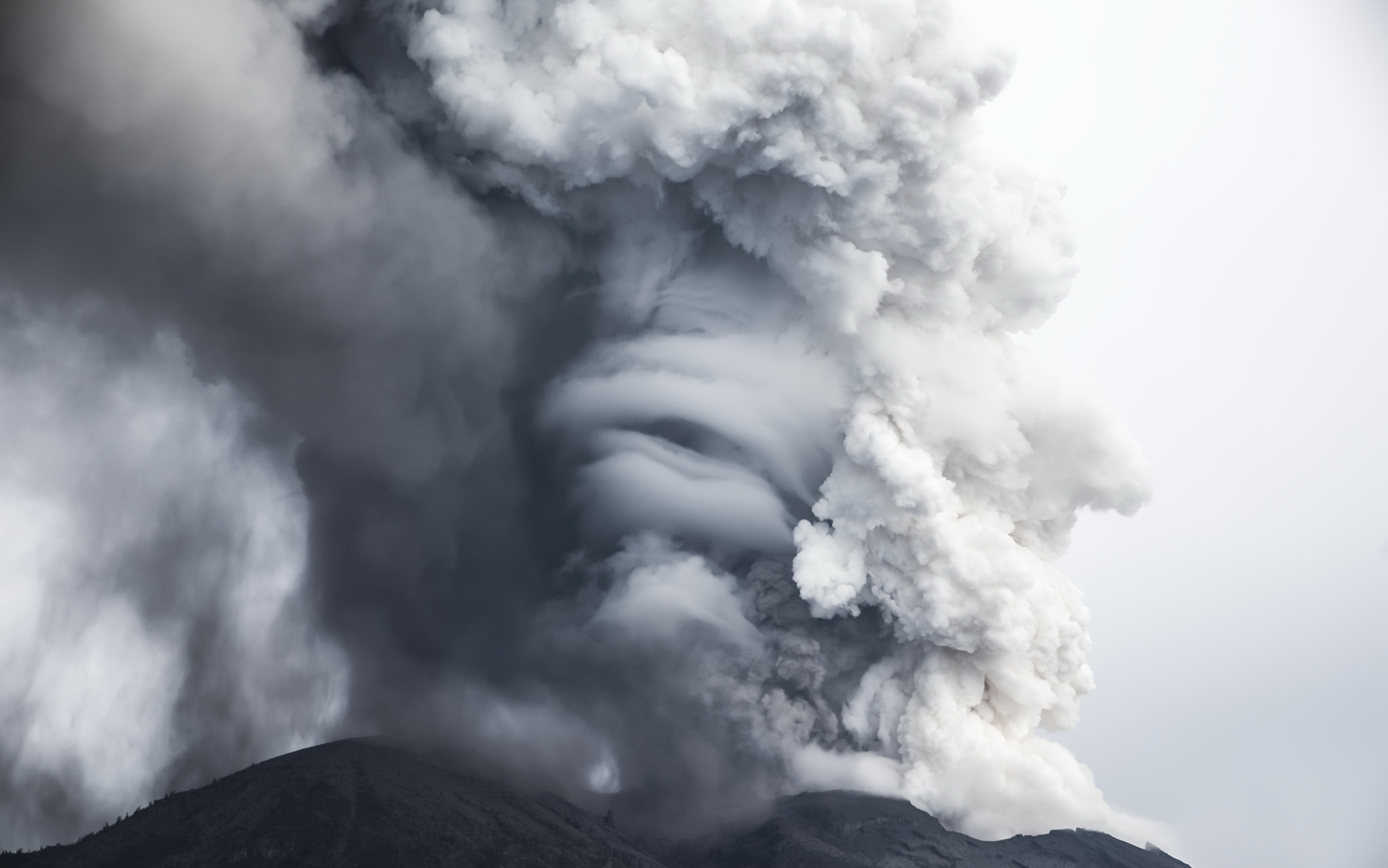 General 2048x1281 Bali volcano eruptions nature