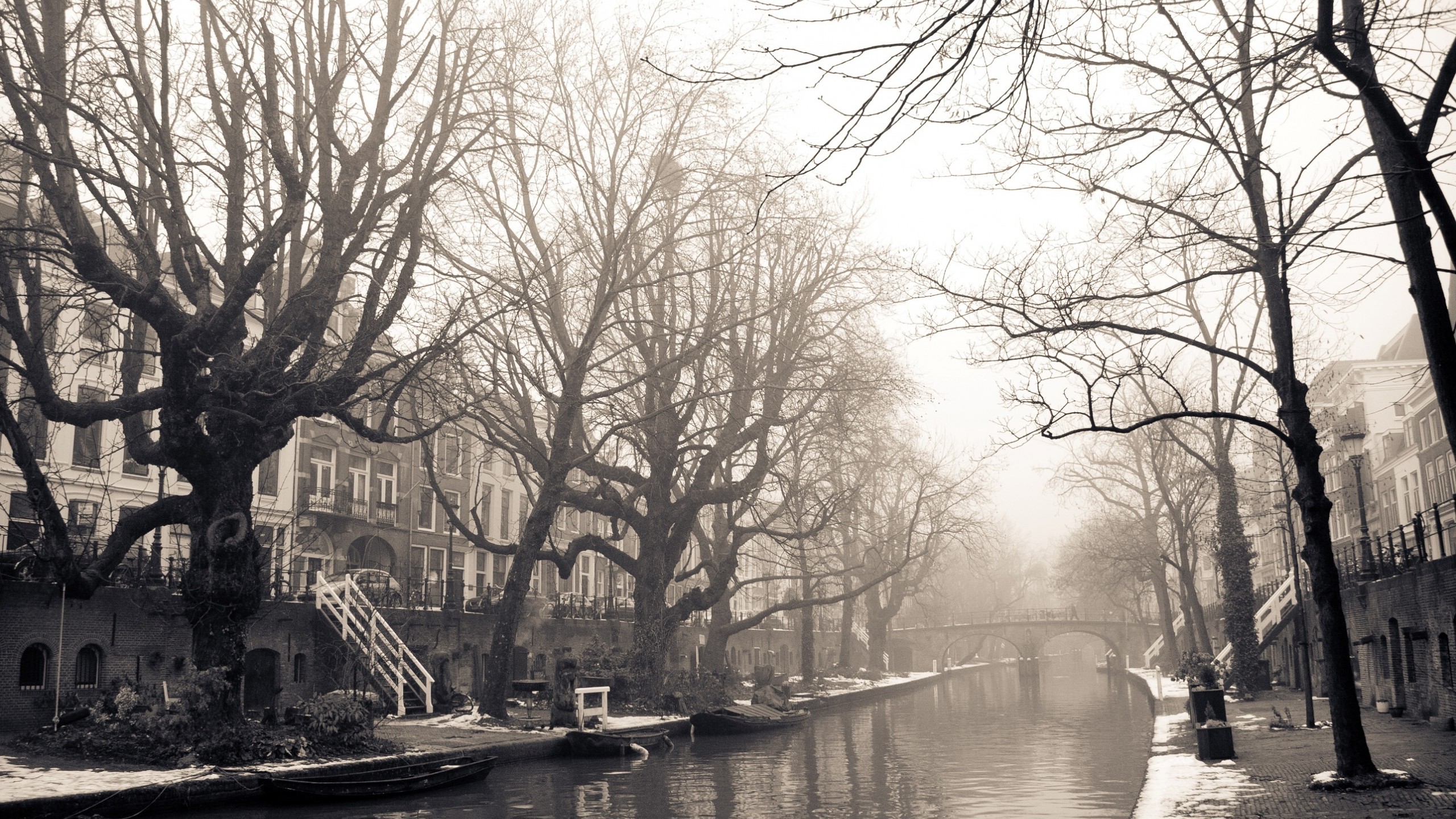 General 2560x1440 Utrecht sepia river snow mist boat urban trees city
