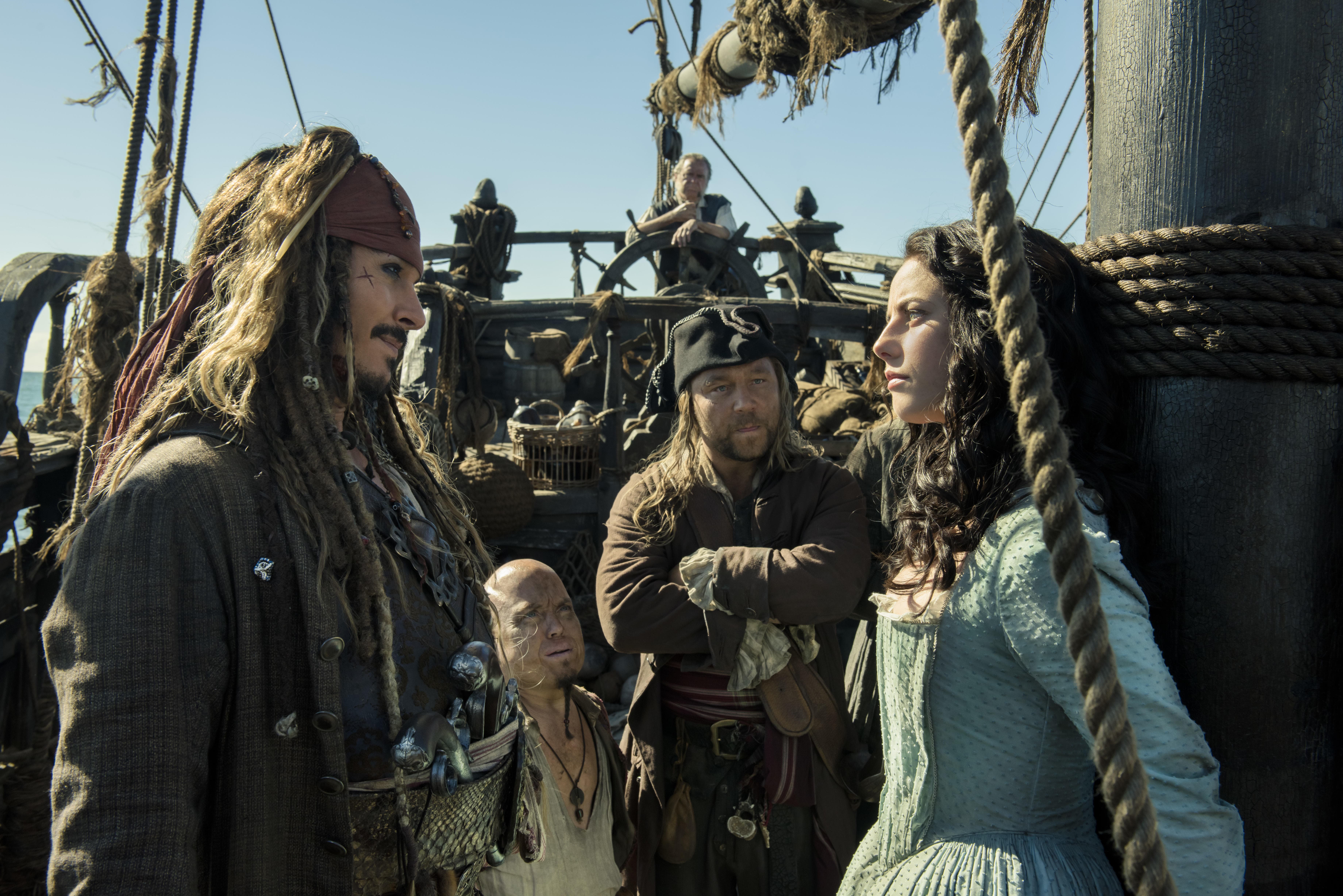 People 7360x4912 Pirates of the Caribbean: Dead Men Tell No Tales Pirates of the Caribbean movies Johnny Depp Kaya Scodelario Jack Sparrow men women