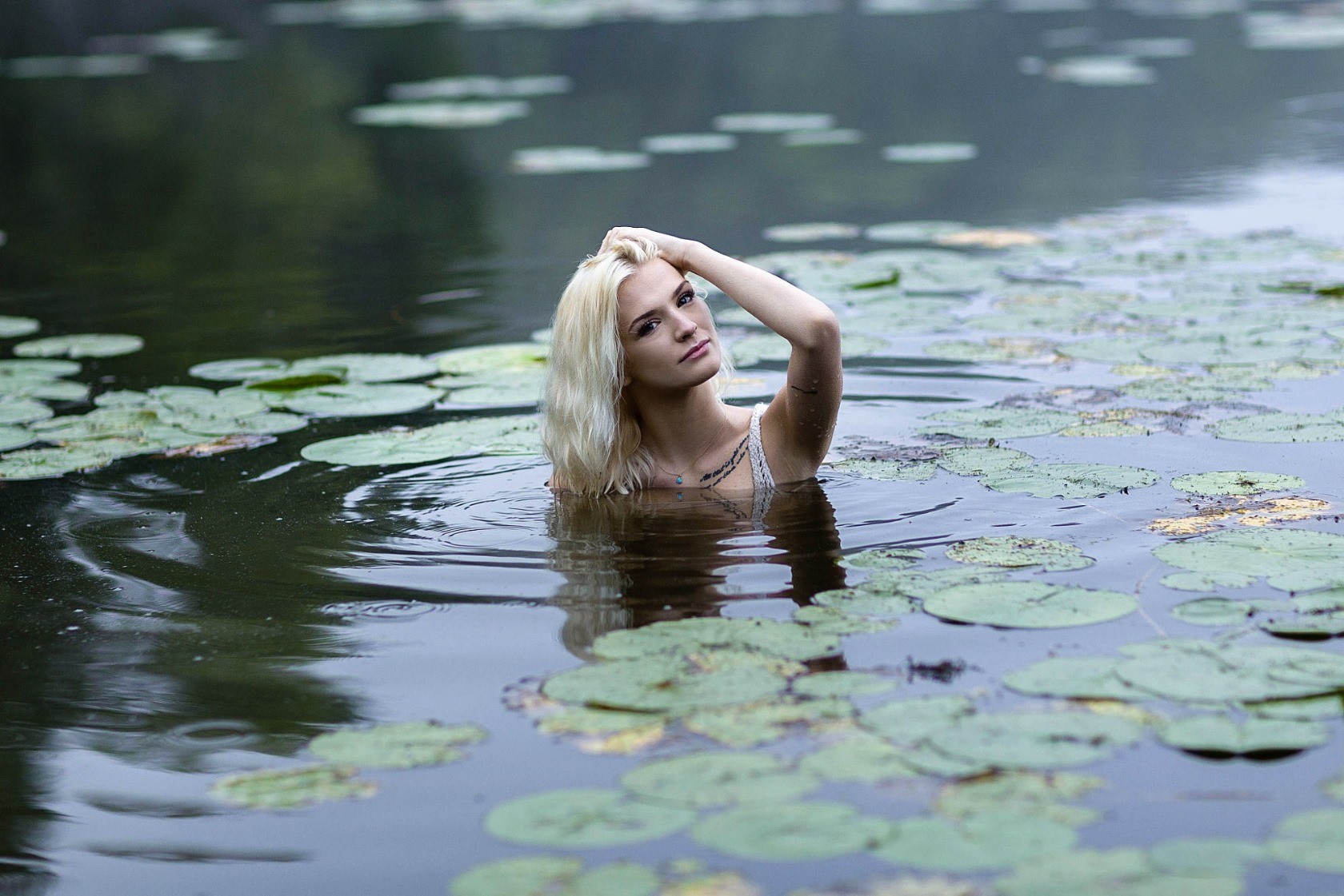 People 1680x1121 women outdoors water blonde women model