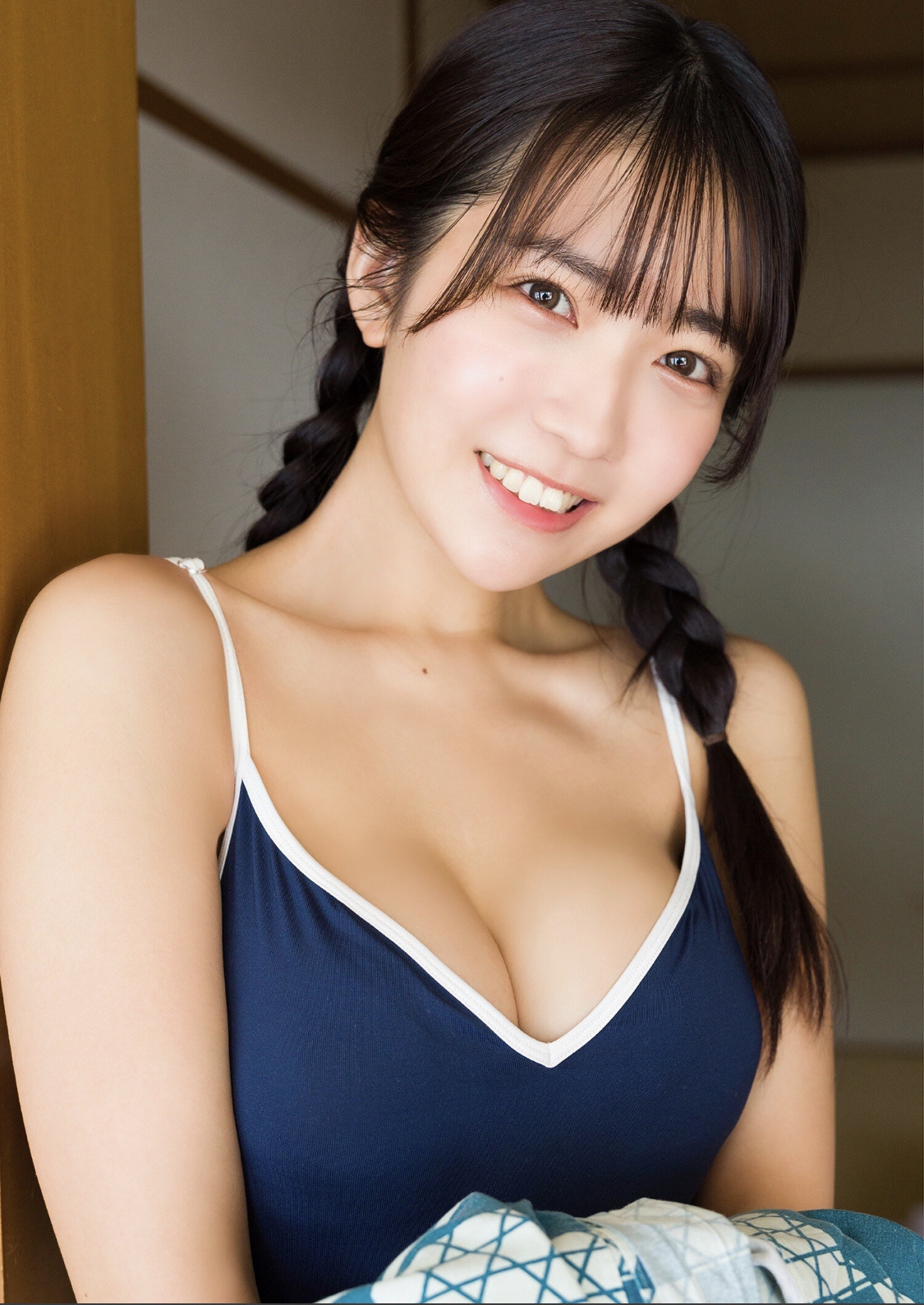 People 1125x1589 Asian Japanese women Amau Kisumi swimwear cleavage one-piece swimsuit