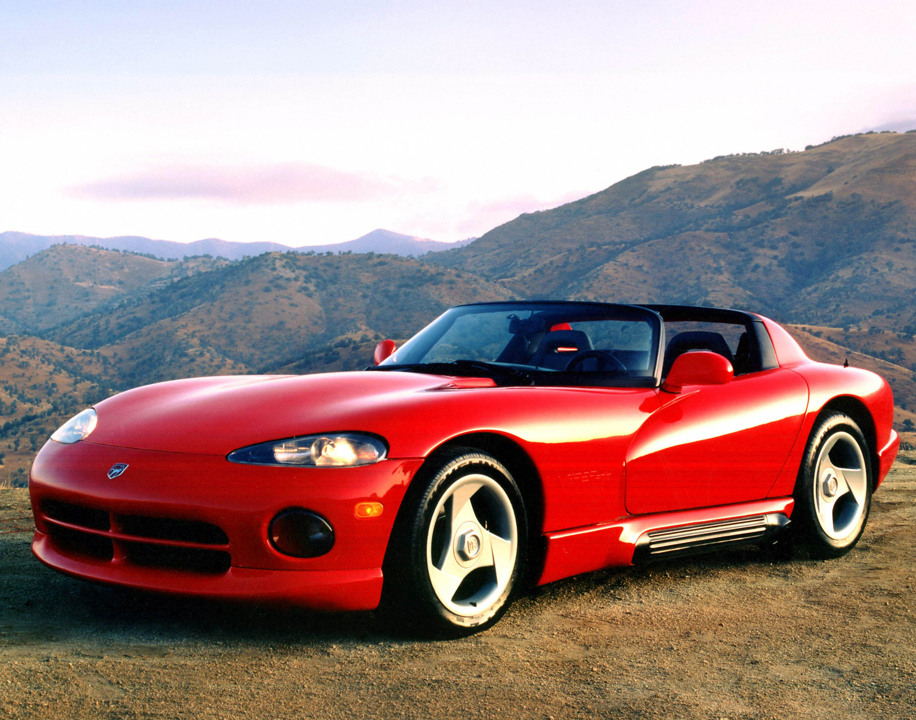 General 3000x2357 Dodge Dodge Viper red cars sports car American cars Stellantis frontal view vehicle sunlight grass car mountains
