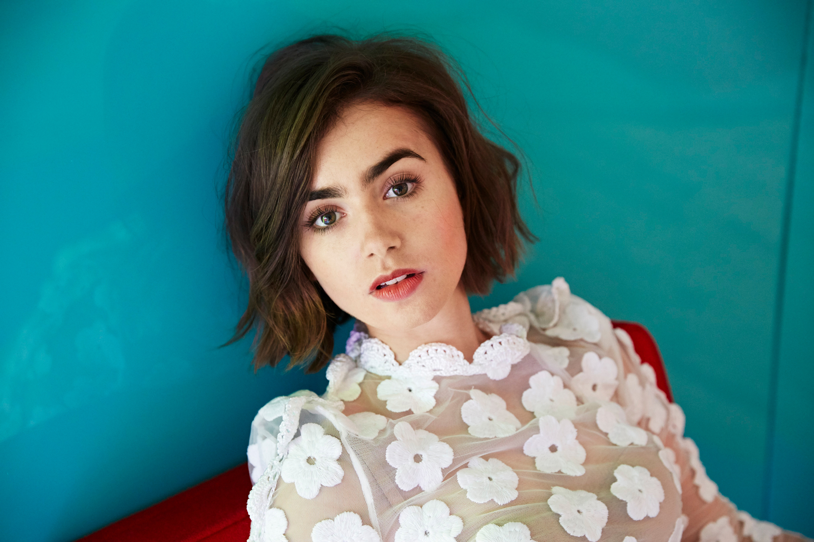People 2600x1733 Lily Collins actress women brown eyes short hair looking at viewer celebrity women indoors indoors