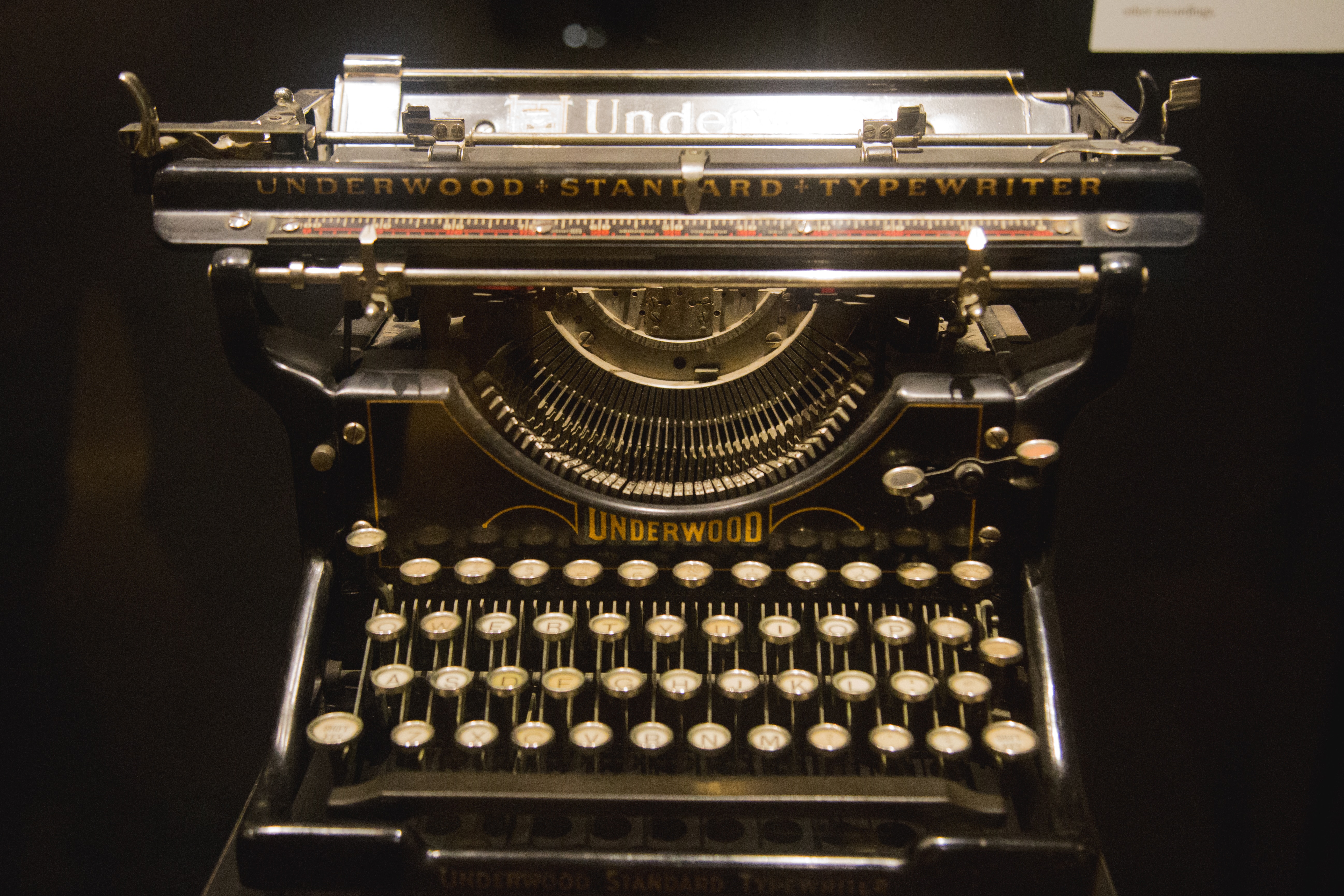 General 5191x3461 typewriters writing old antiques