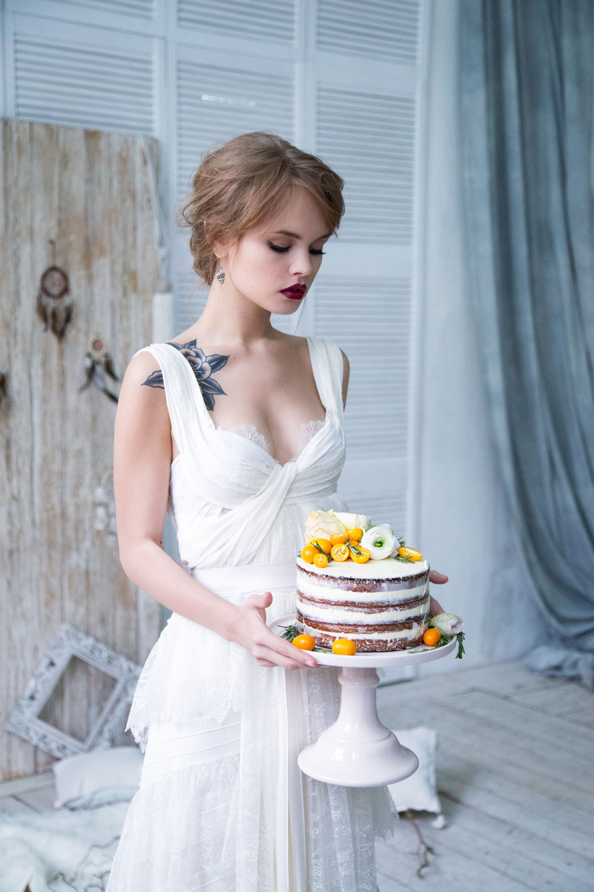 People 2000x3000 Anastasia Scheglova white dress model lips cake women bridal gown portrait display
