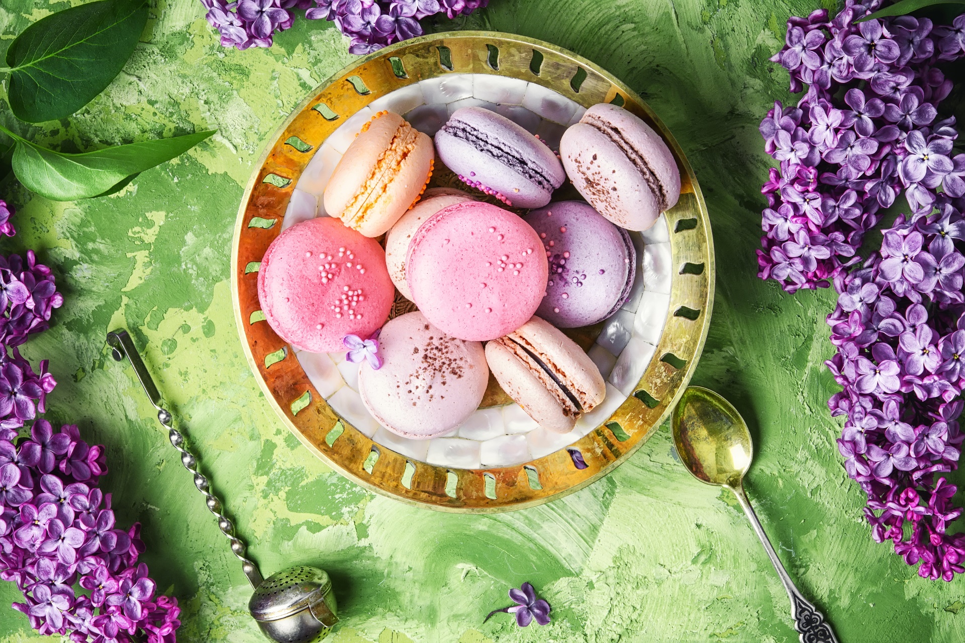 General 1920x1280 food sweets colorful spoon flowers macarons closeup top view
