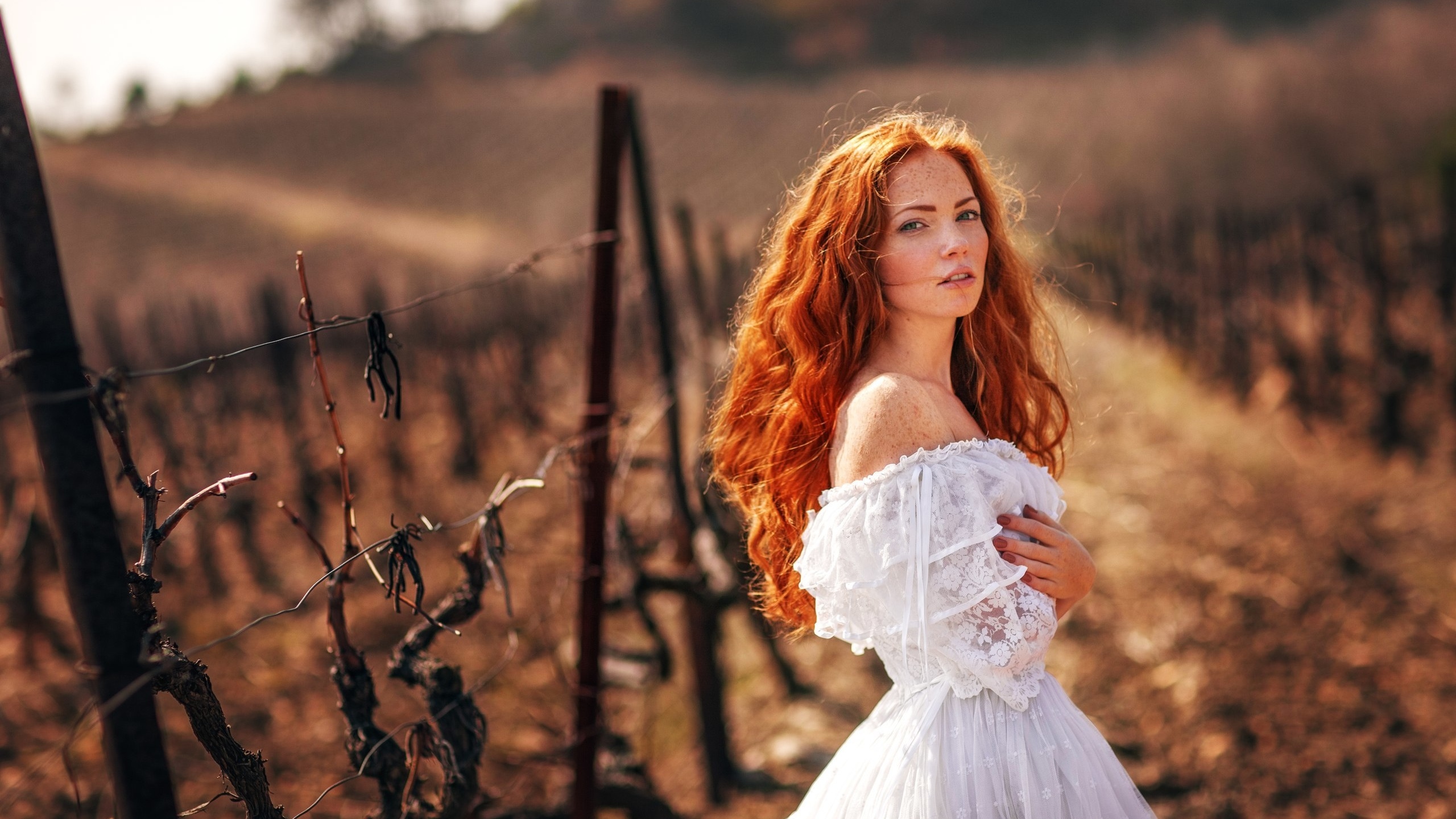 People 2560x1440 model women redhead white dress Oksana Butovskaya fall vineyard freckles eyebrows