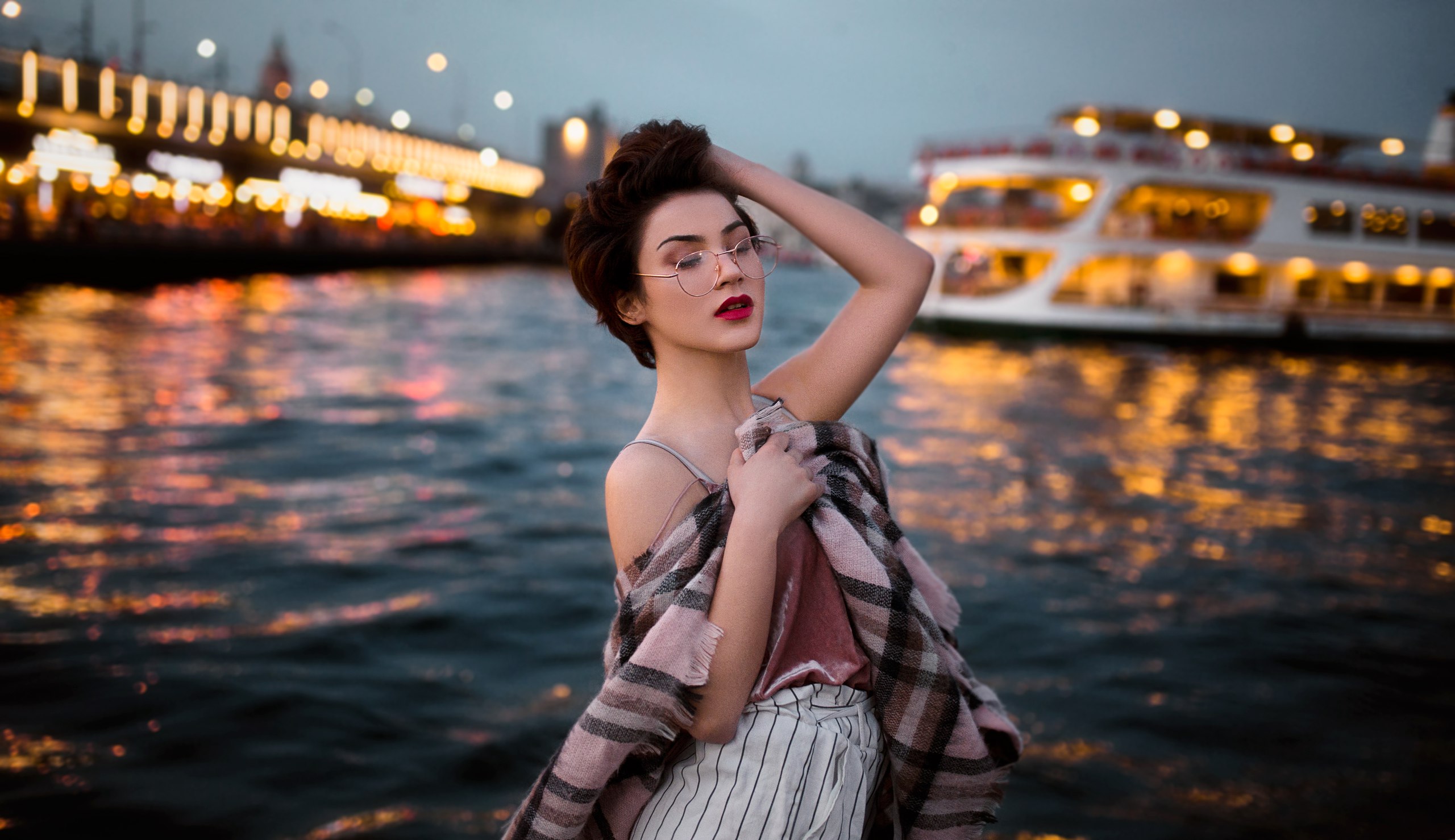 People 2560x1478 Hakan Erenler women model portrait outdoors depth of field water ferry lights women with glasses blankets women outdoors