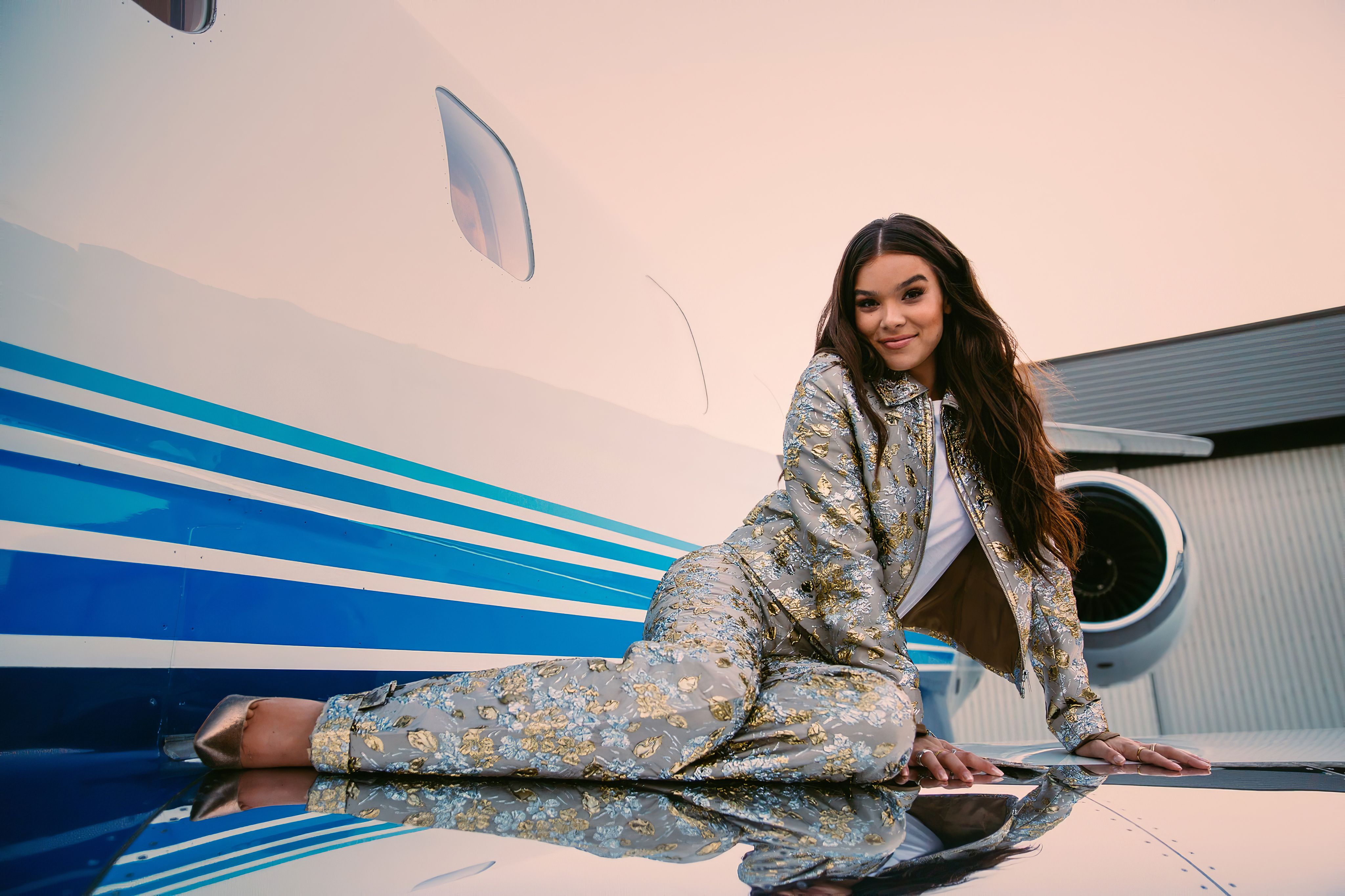 People 4096x2728 celebrity Hailee Steinfeld women aircraft vehicle actress singer smiling women outdoors private jet brunette women with planes