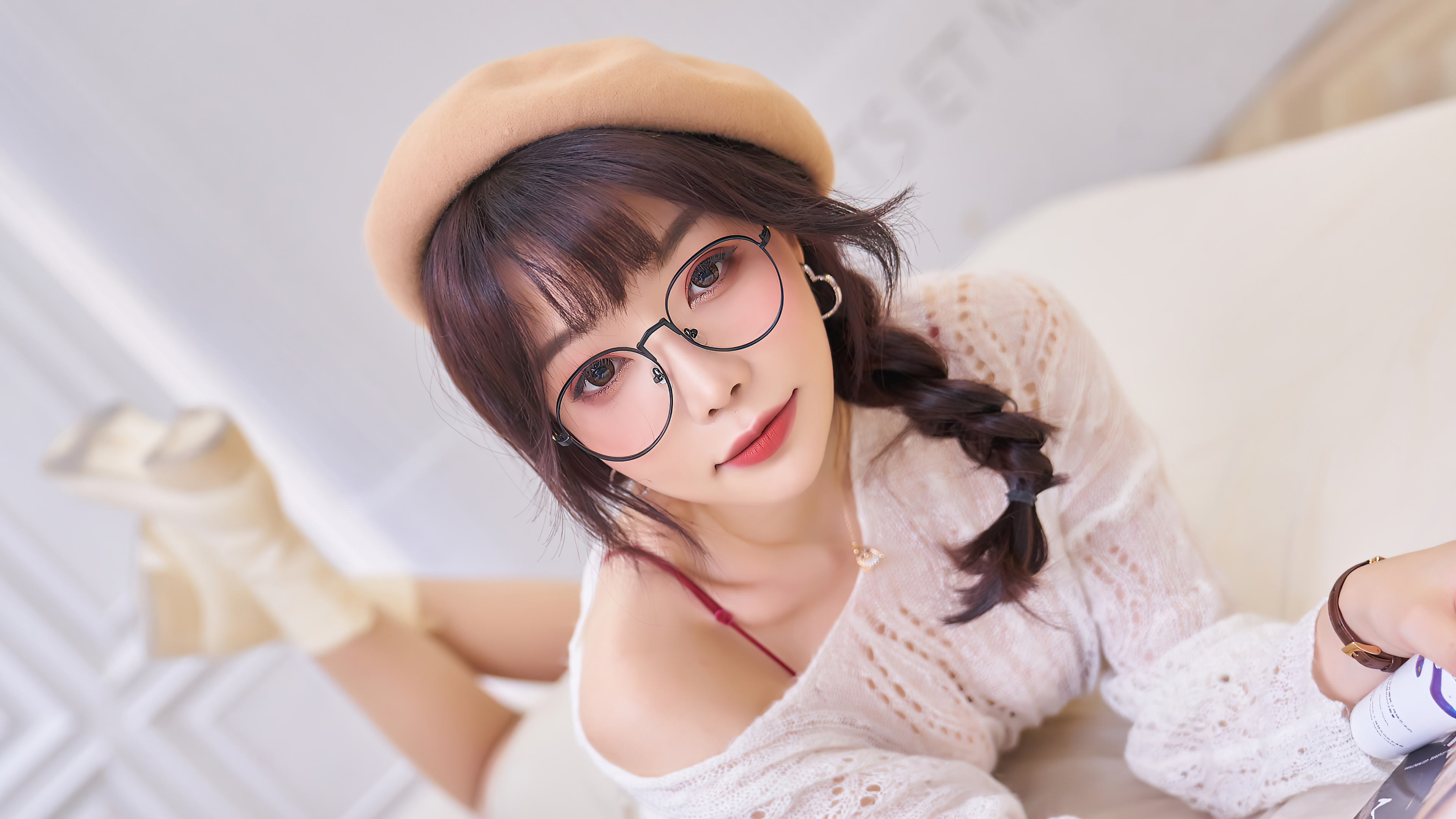 People 3840x2160 women model Asian Chinese glasses women with glasses berets boots earring Chinese model red lipstick looking at viewer hat women indoors Zhizhi