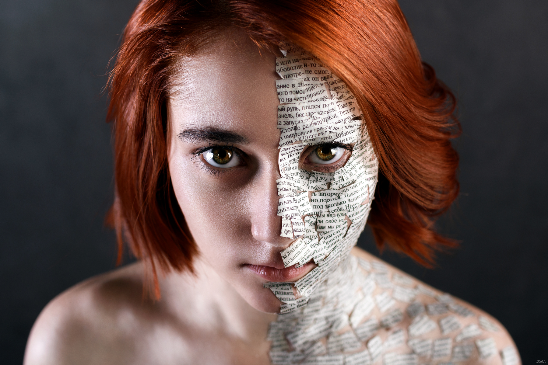 People 1800x1200 Leeloush Keer women looking at viewer redhead short hair glamour newspapers simple background portrait face Cyrillic closeup watermarked
