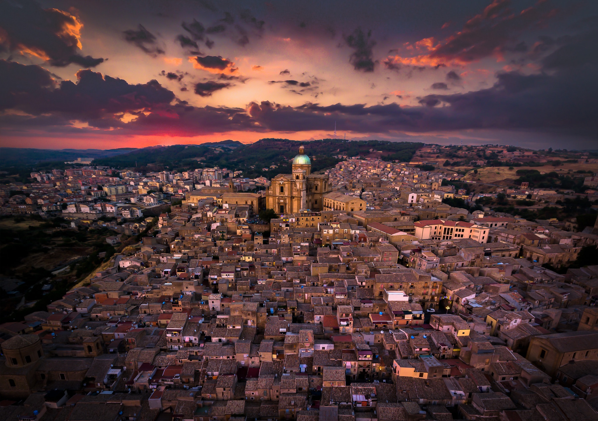 General 2048x1444 aerial view Sicily Italy cathedral cityscape sunset