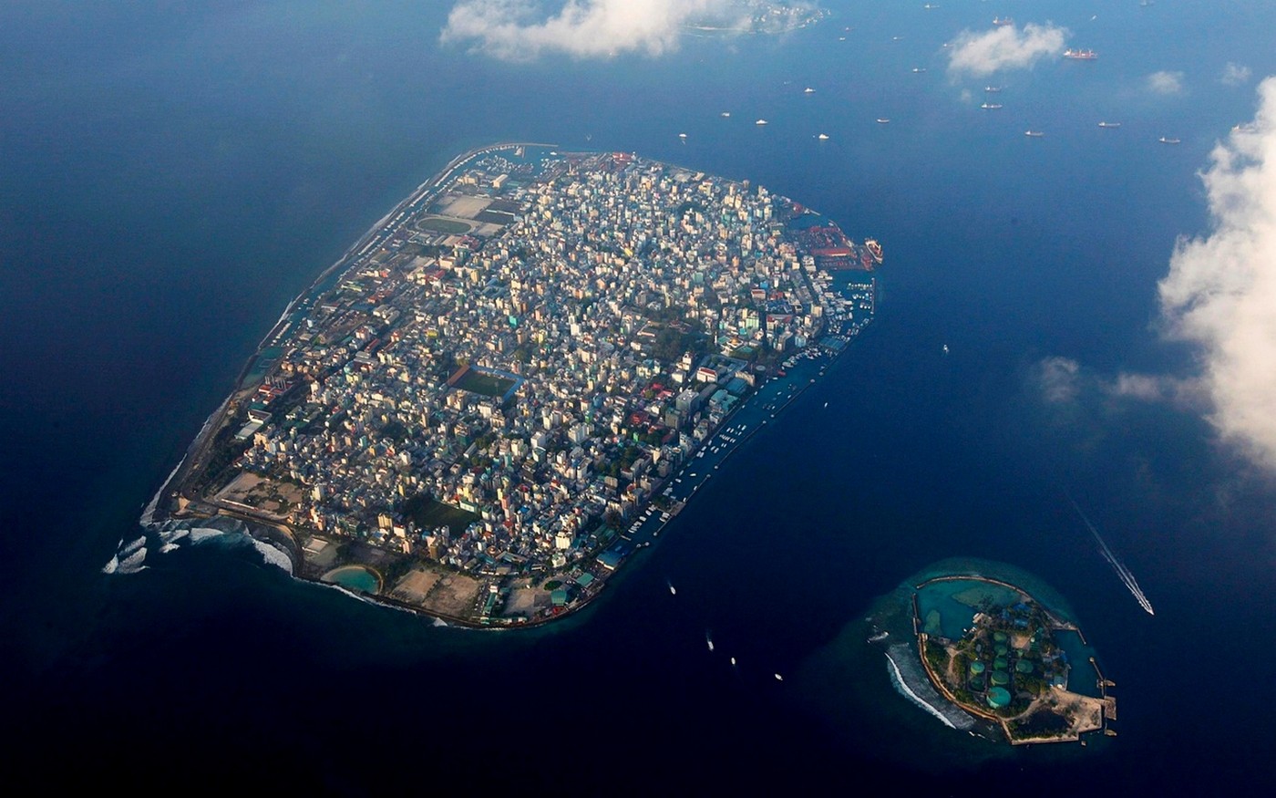 General 1400x875 landscape photography nature island aerial view sea clouds Maldives city