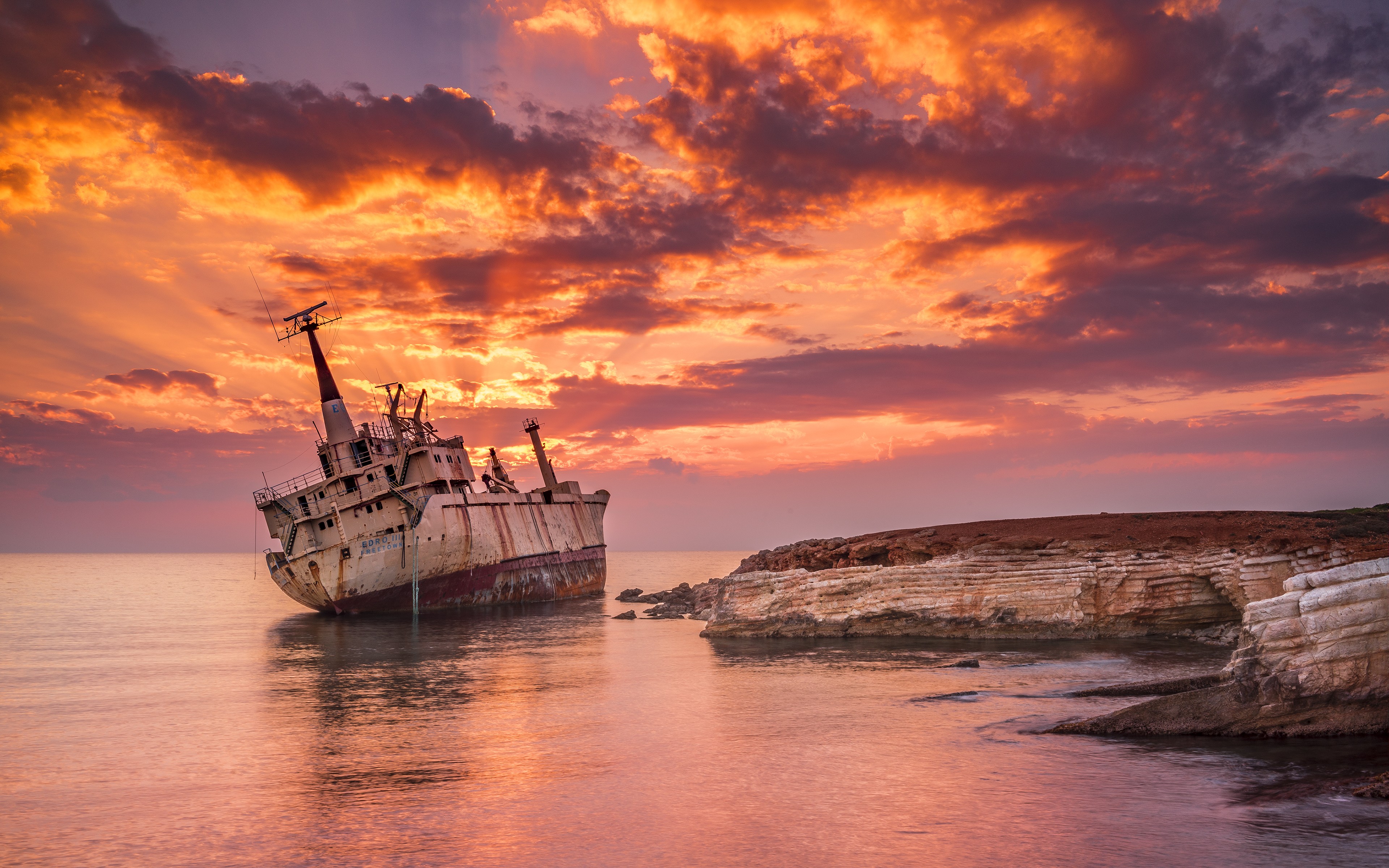 General 3840x2400 landscape sea sunset shipwreck