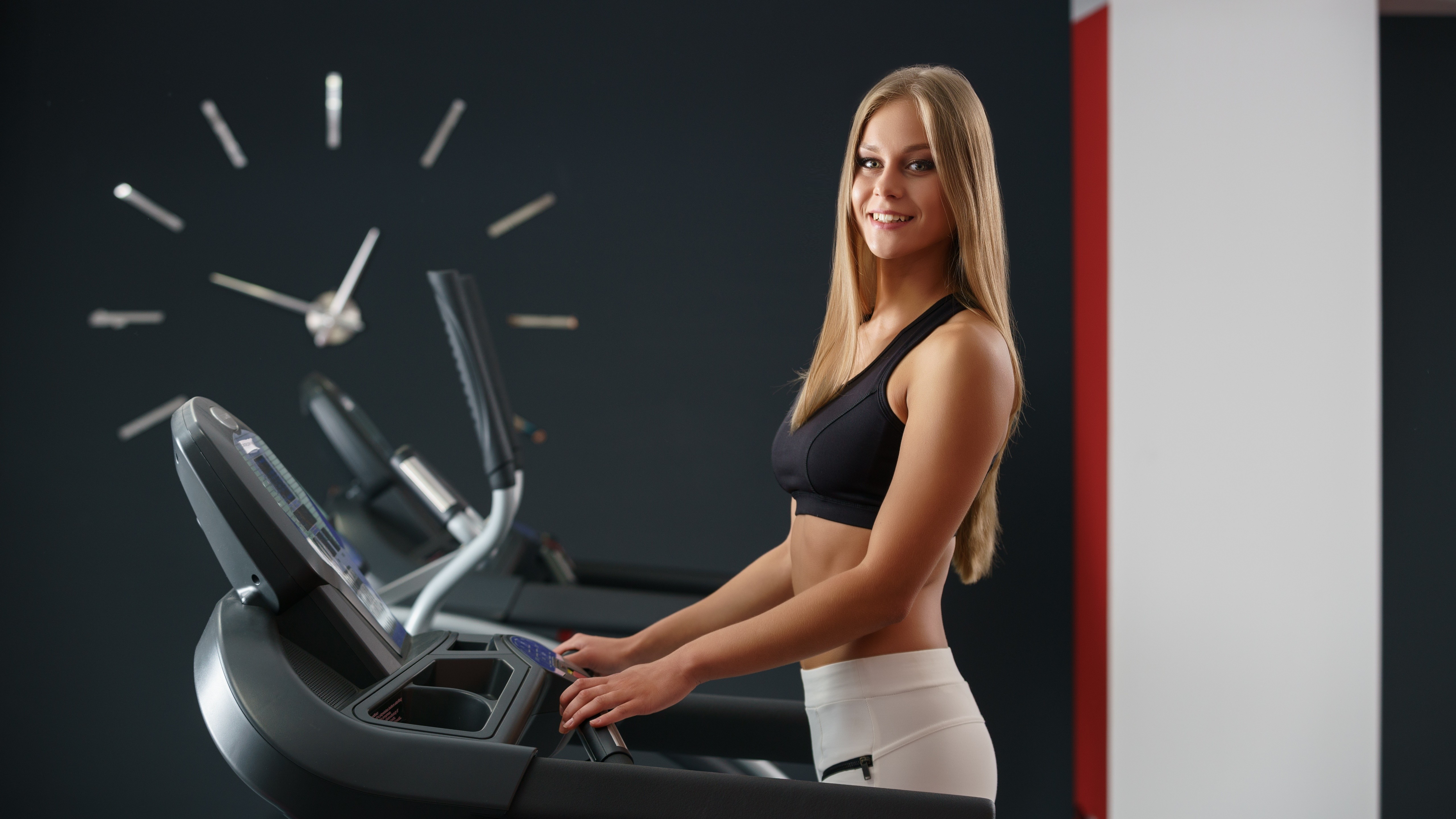 People 5120x2880 treadmills smiling blonde clocks gyms fitness model women
