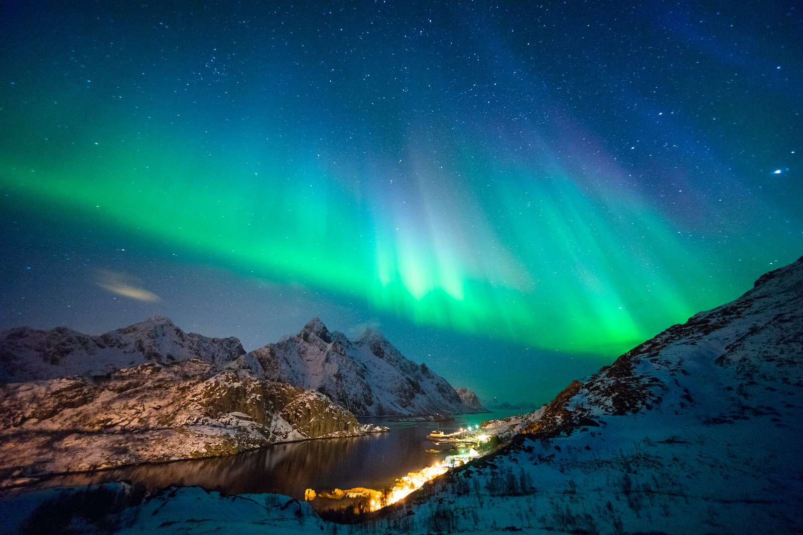 General 1600x1067 nature mountains snow stars aurorae green blue night landscape lights