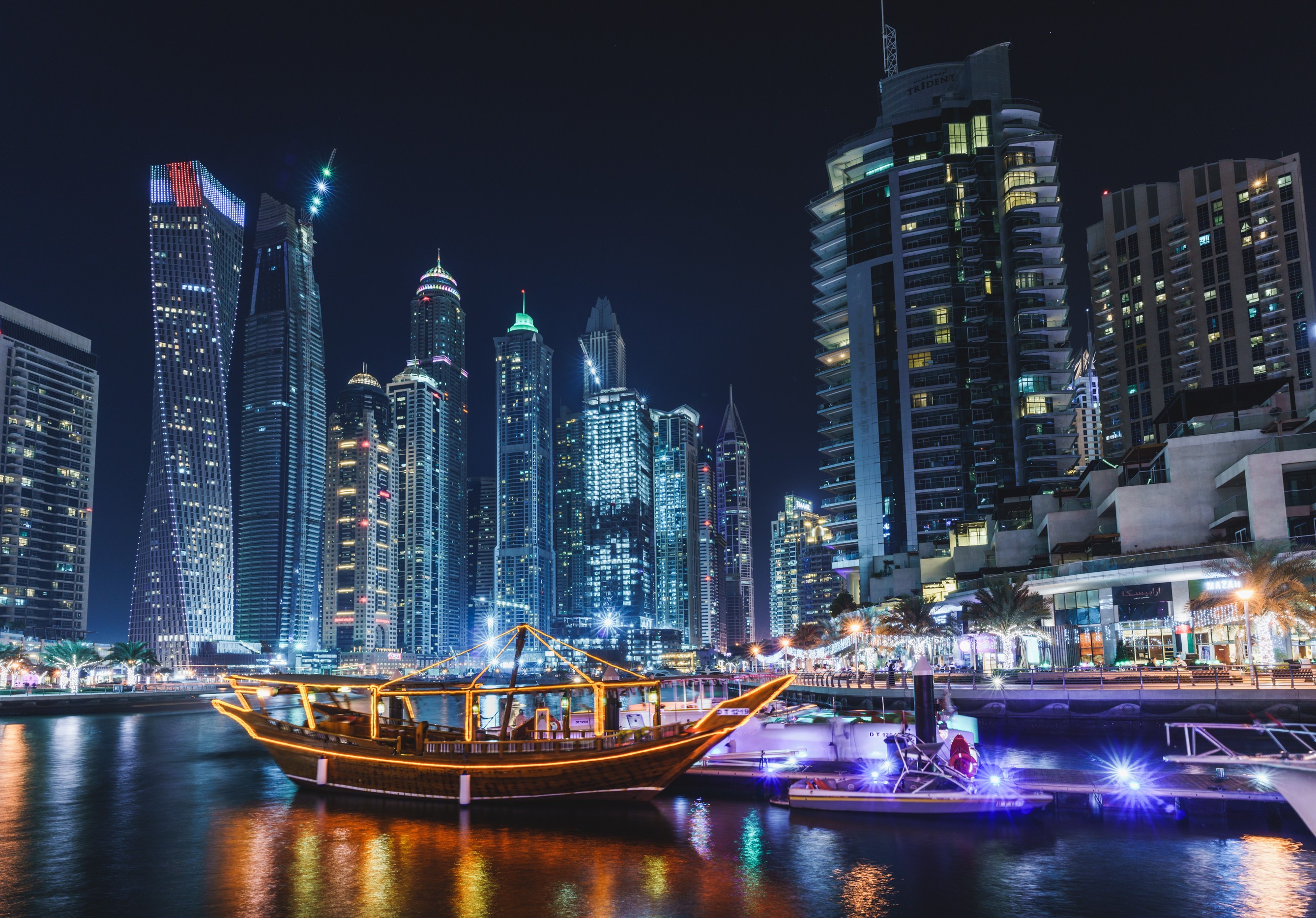 General 2677x1867 Dubai cityscape night boat