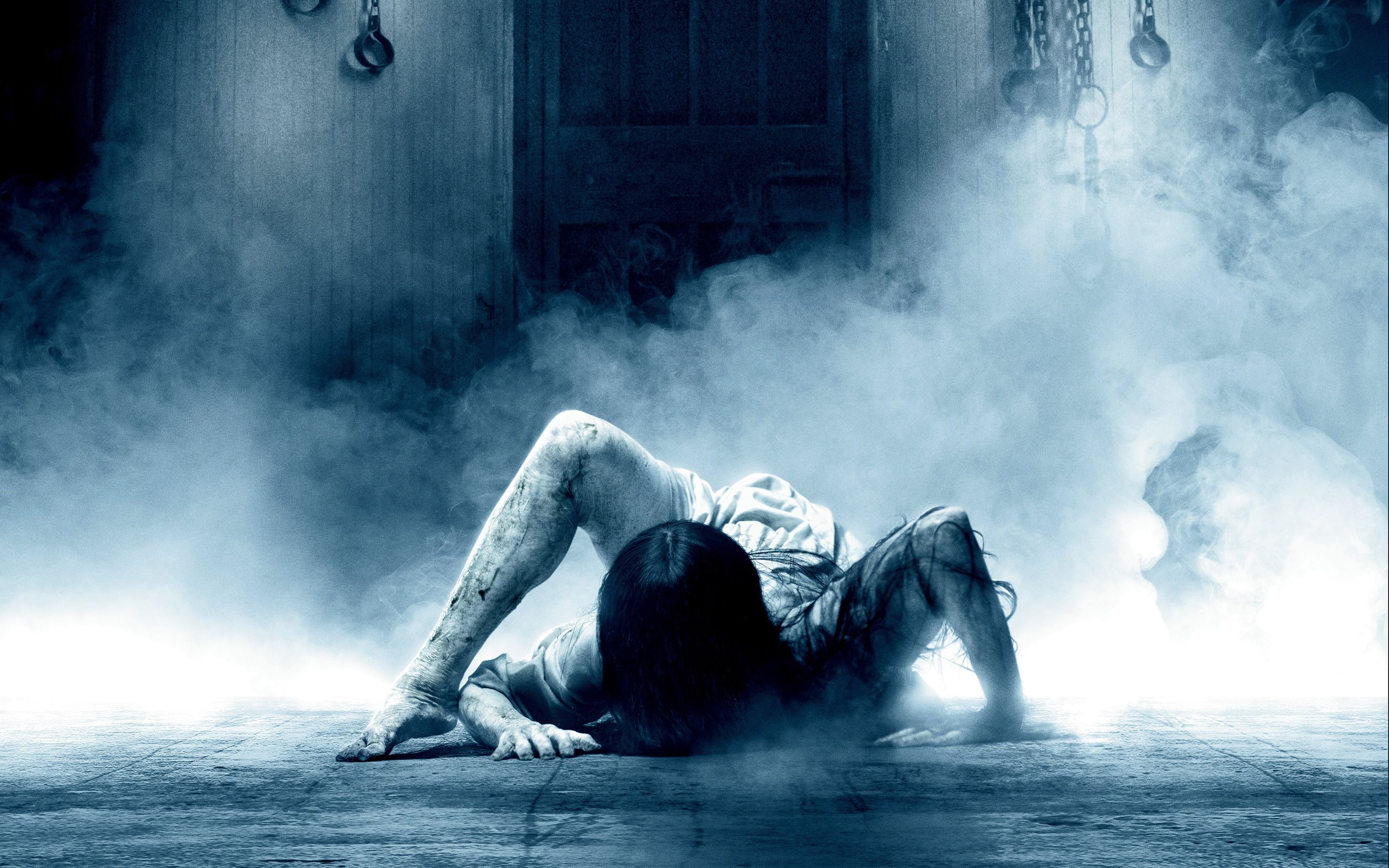 General 2880x1800 ghost women horror movies flexible contortionists blue smoke on the floor indoors digital art