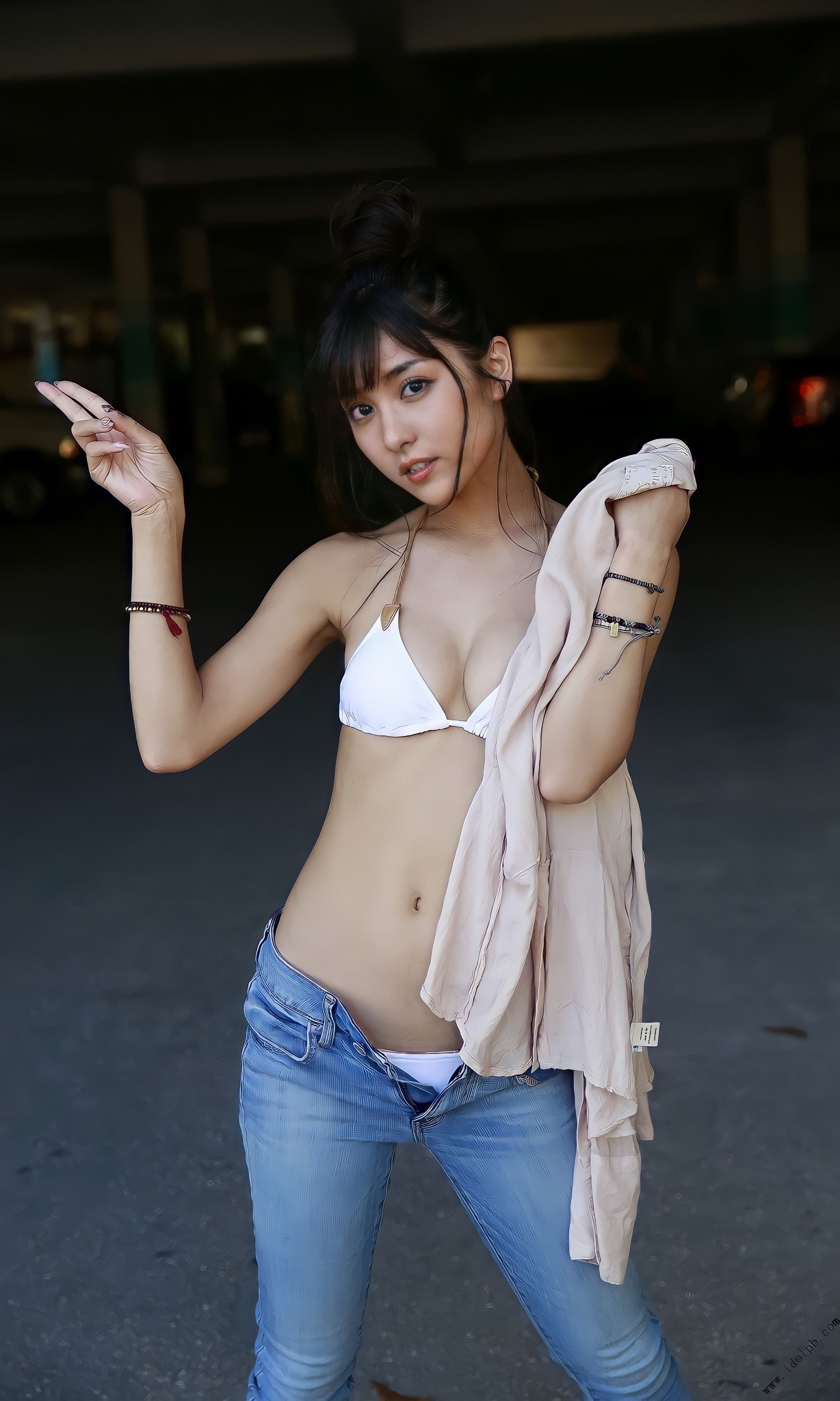 People 1228x2048 women Asian bra bikini cleavage unzipped open jeans