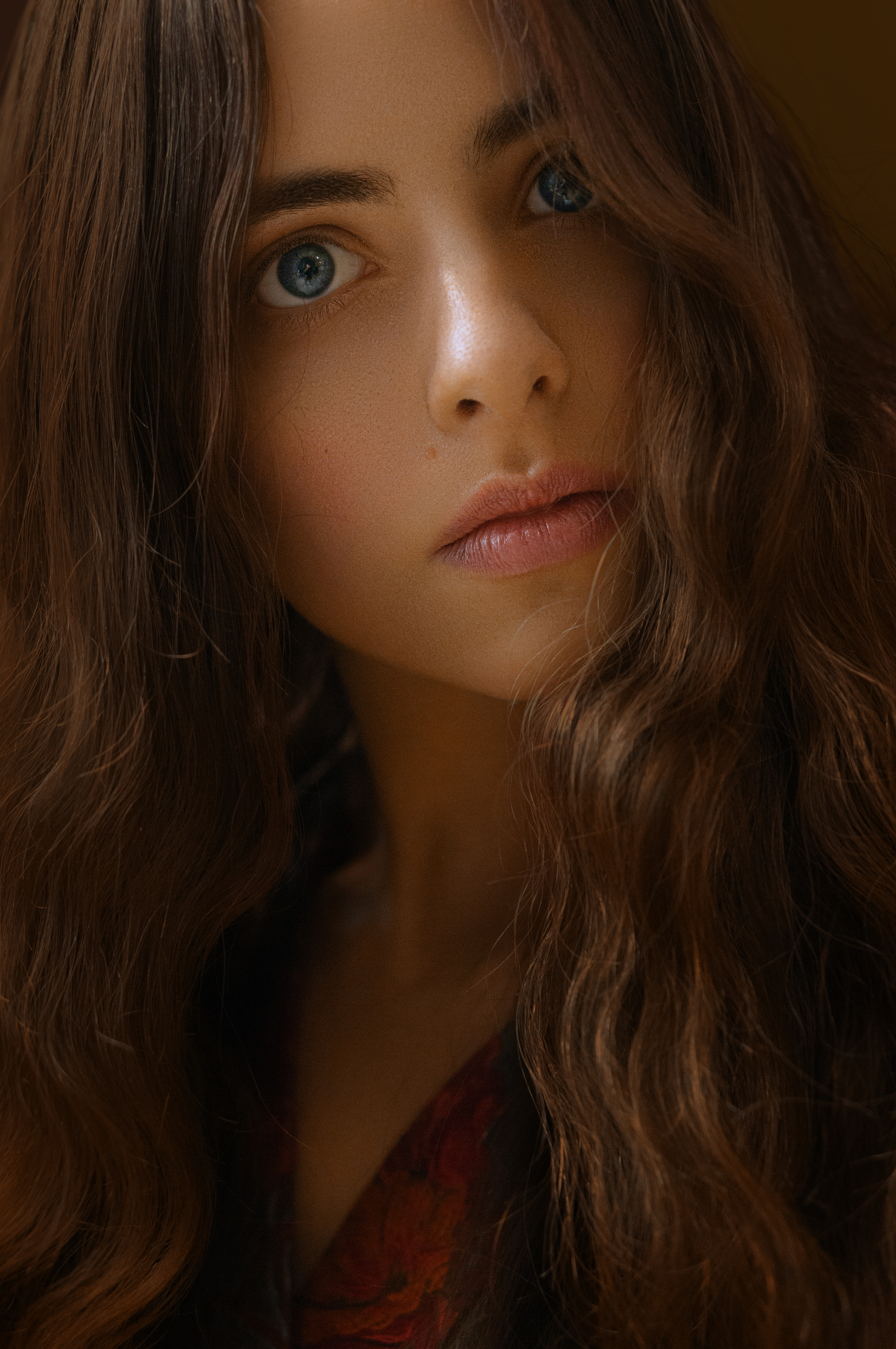 People 1661x2500 Natasha Yankelevich women brunette long hair wavy hair blue eyes portrait juicy lips frontal view