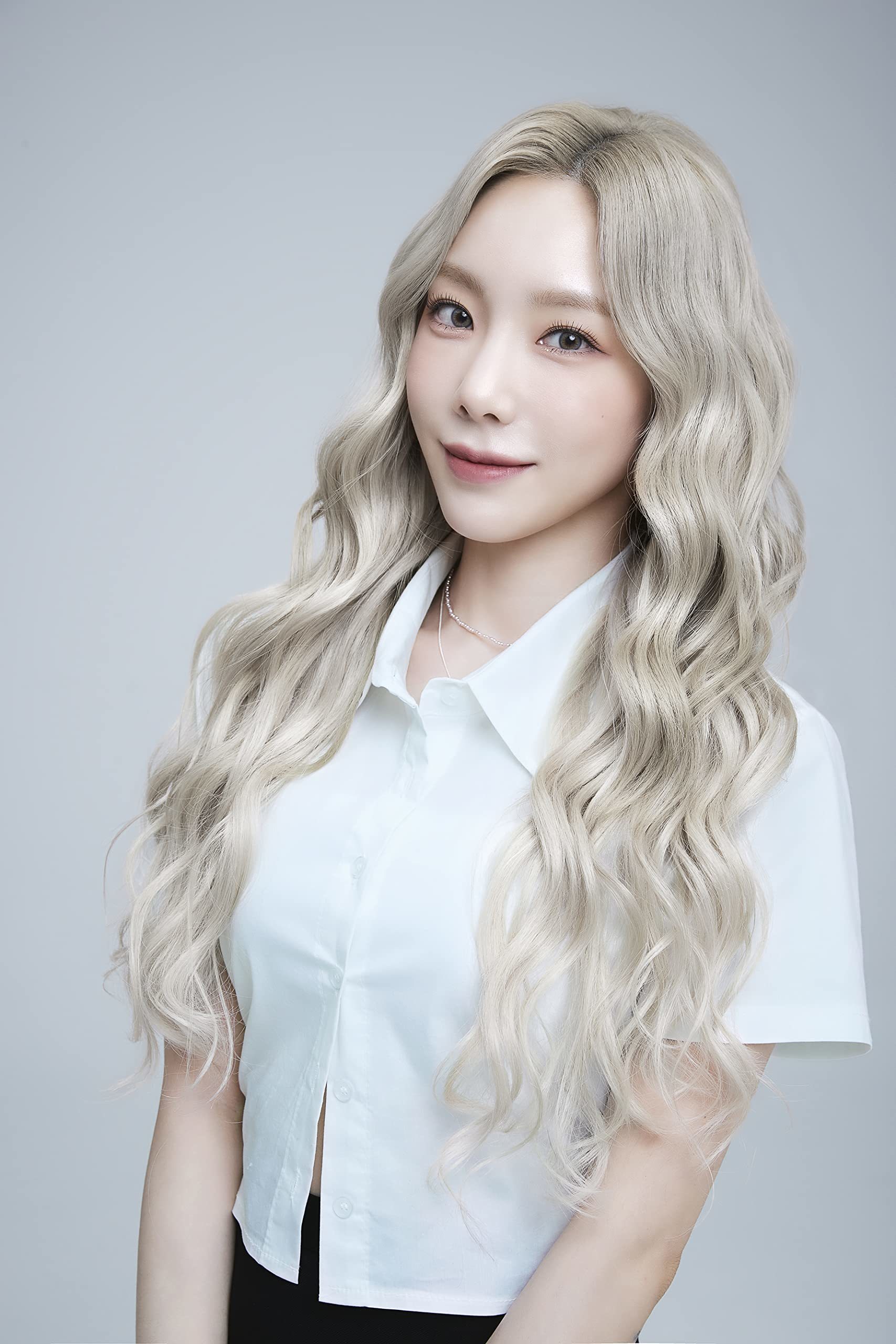 People 1707x2560 K-pop Kim Taeyeon Korean women model singer blonde dyed hair contact lenses Asian