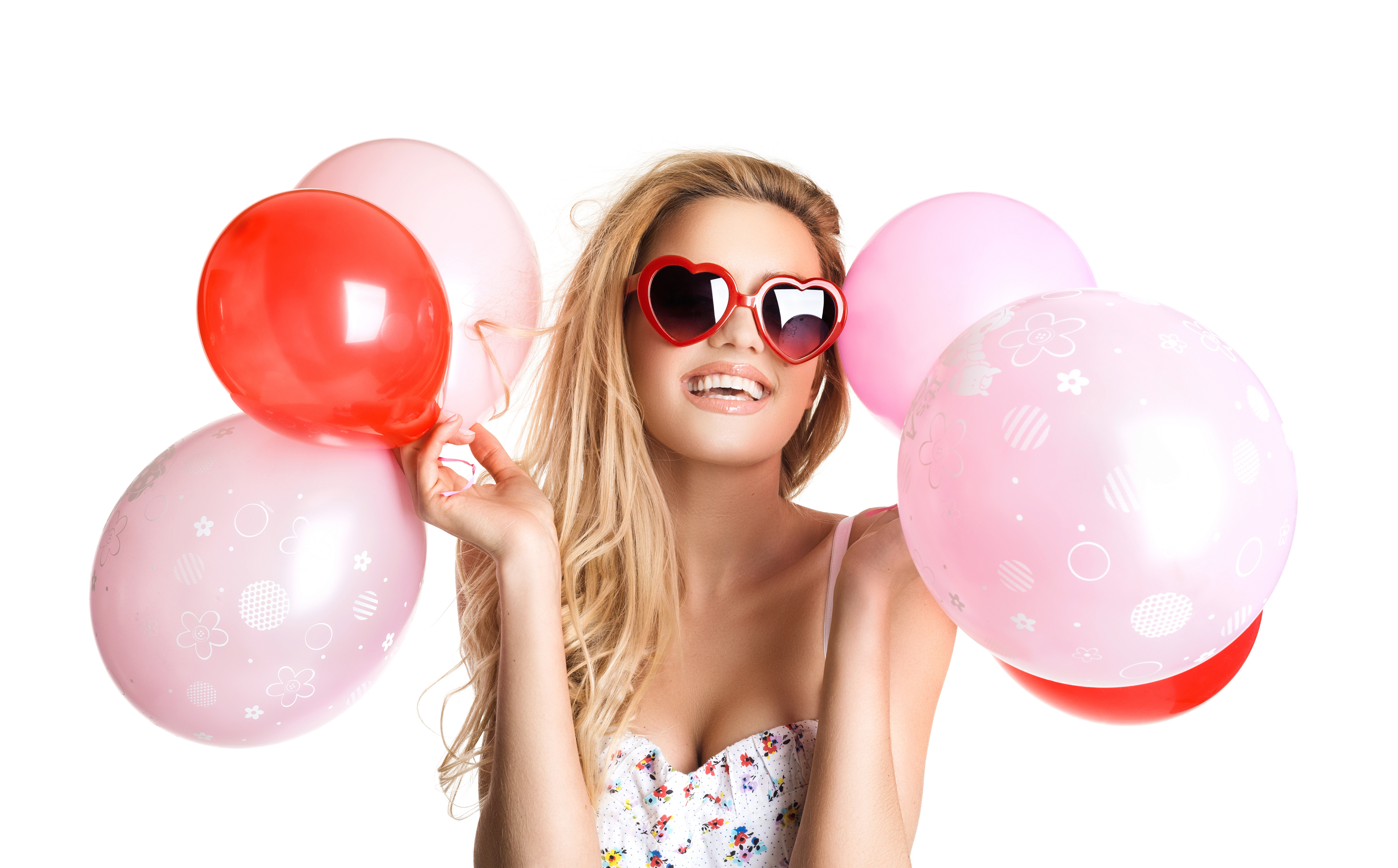People 5000x3105 model depth of field women with glasses balloon party balloons women simple background