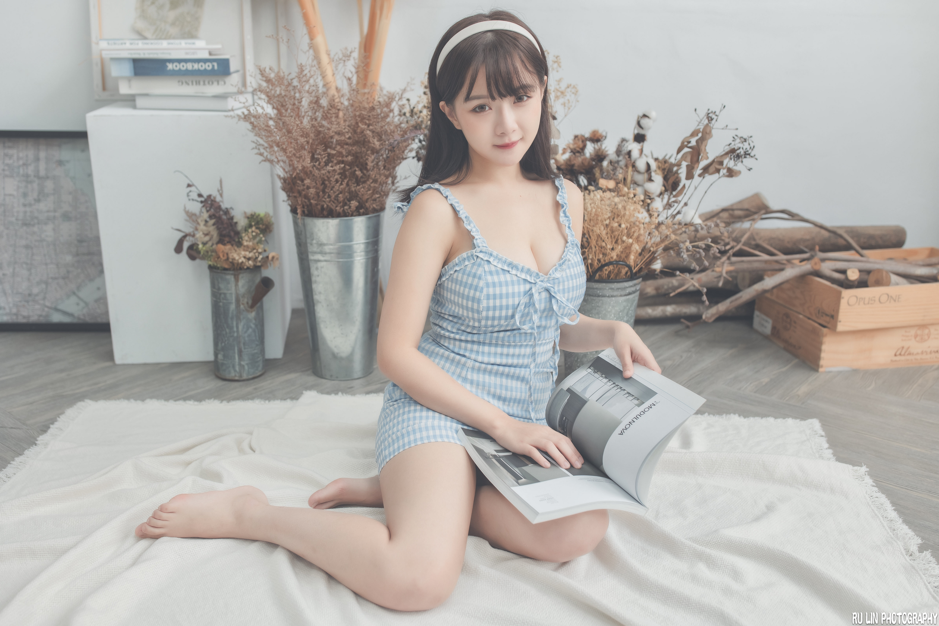 People 3840x2560 women model Asian indoors Chinese women dress Winnie Qian brunette women indoors cleavage pointed toes Chinese Chinese model branch looking at viewer smiling books signature Ru Lin