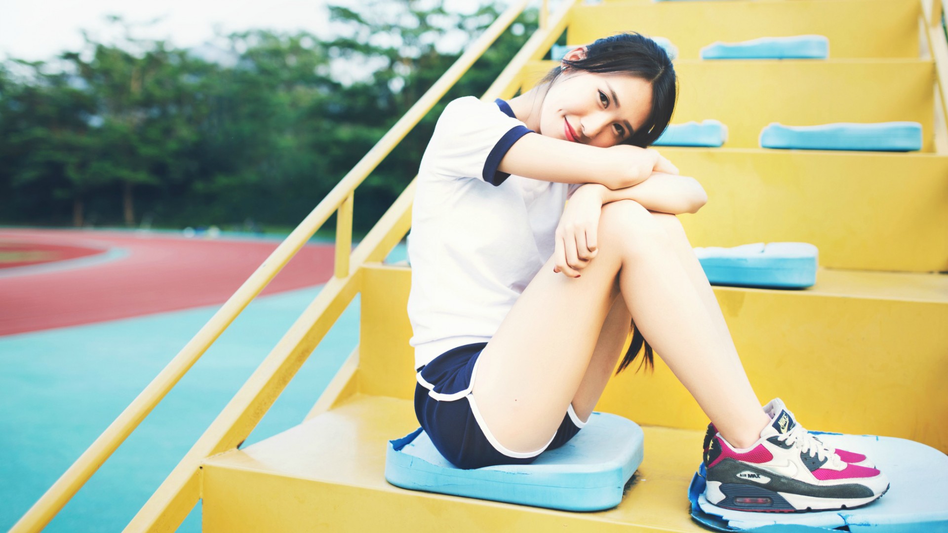 Sweet girl перевод. Young girl barefoot long hair smile Japan.