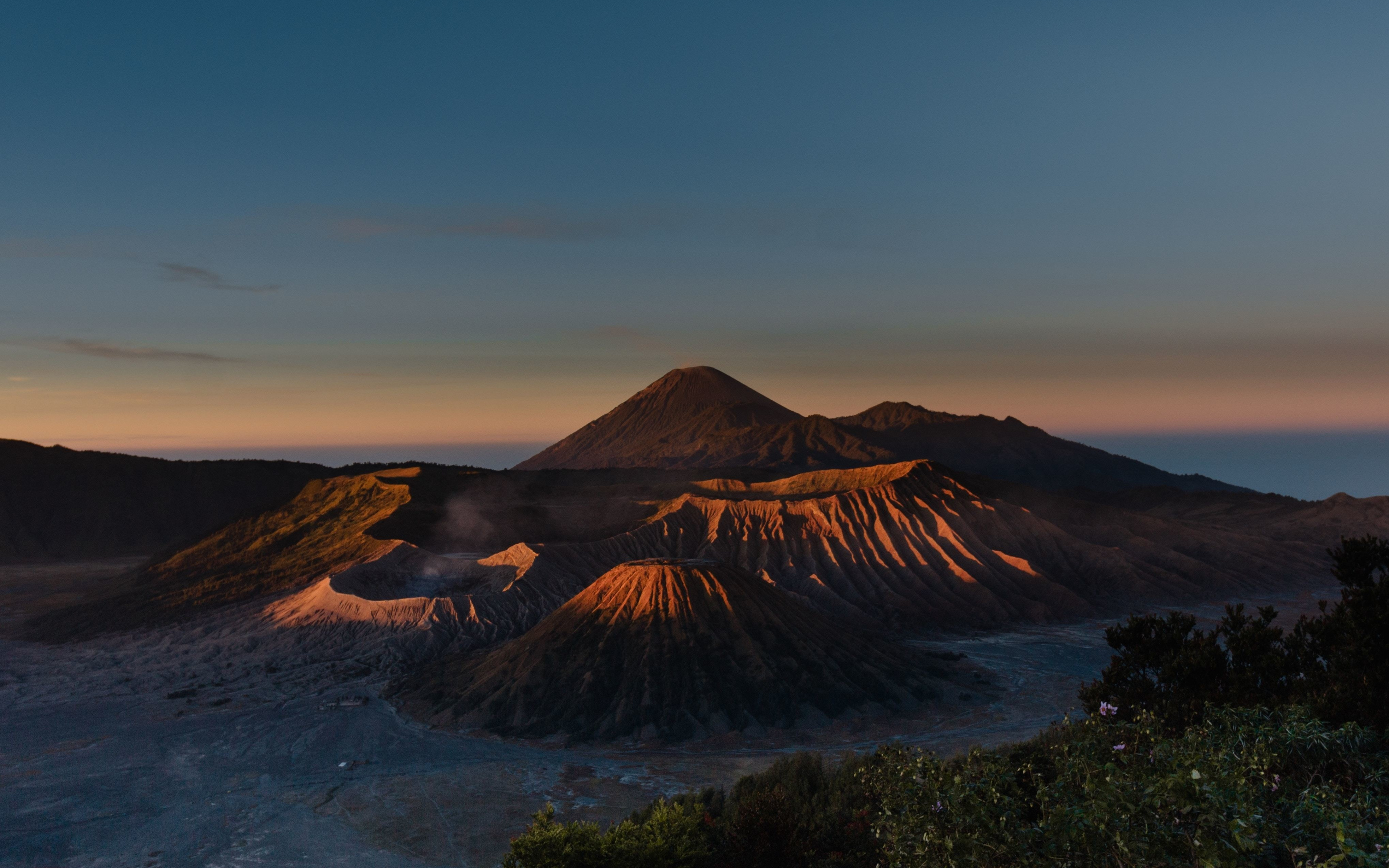 General 3840x2400 volcano landscape sky nature Mount Bromo Indonesia Java (island) low light