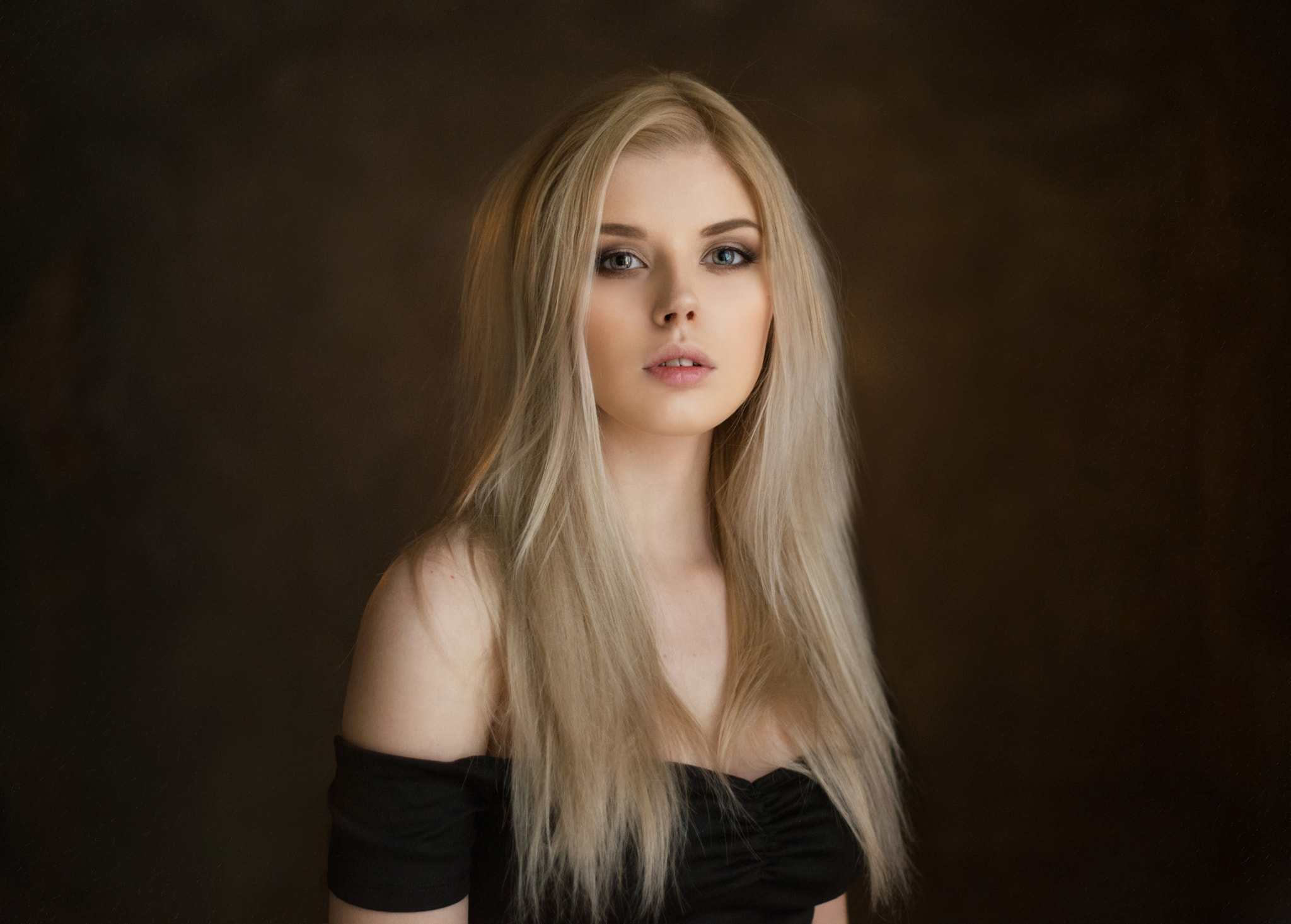 People 2048x1466 women Maxim Maximov bare shoulders blonde portrait Selena Verner Ukrainian women simple background