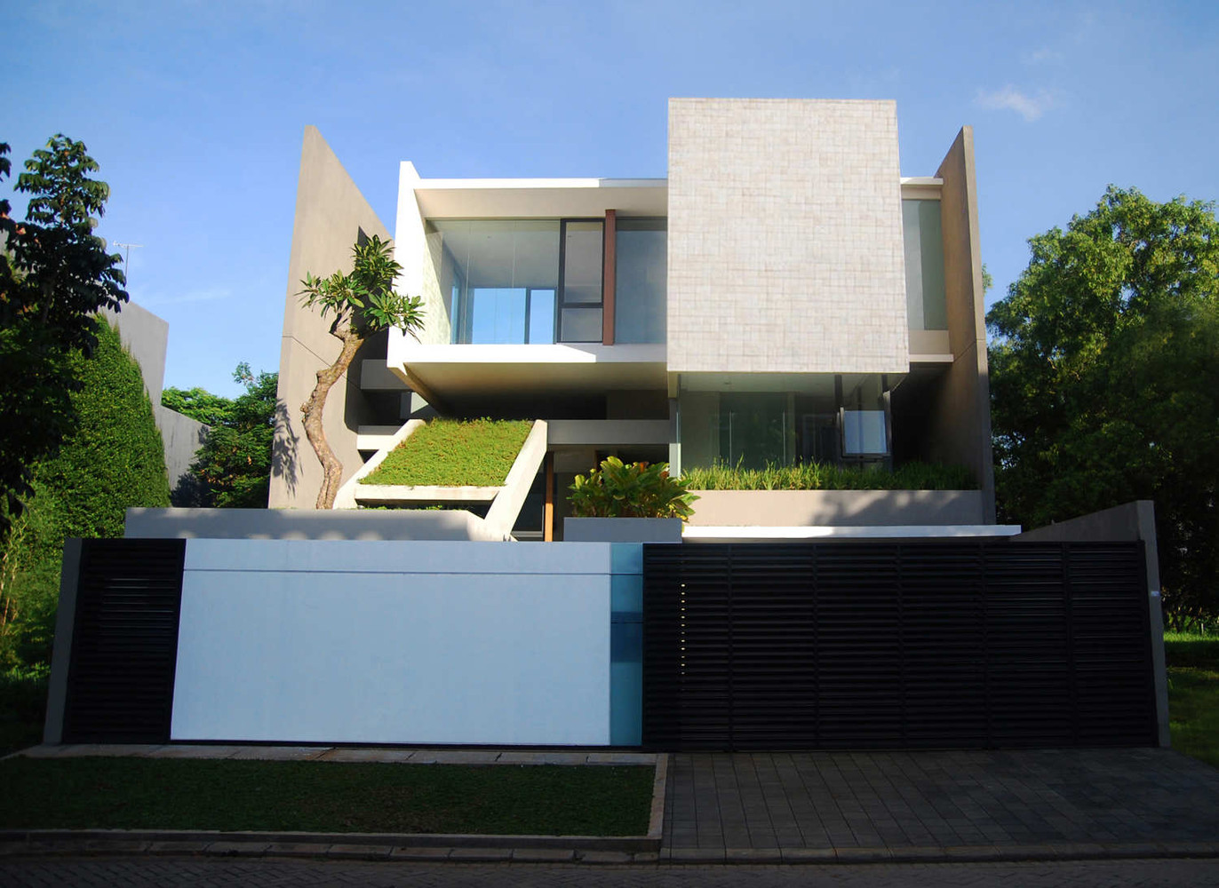 General 1372x1000 house architecture modern
