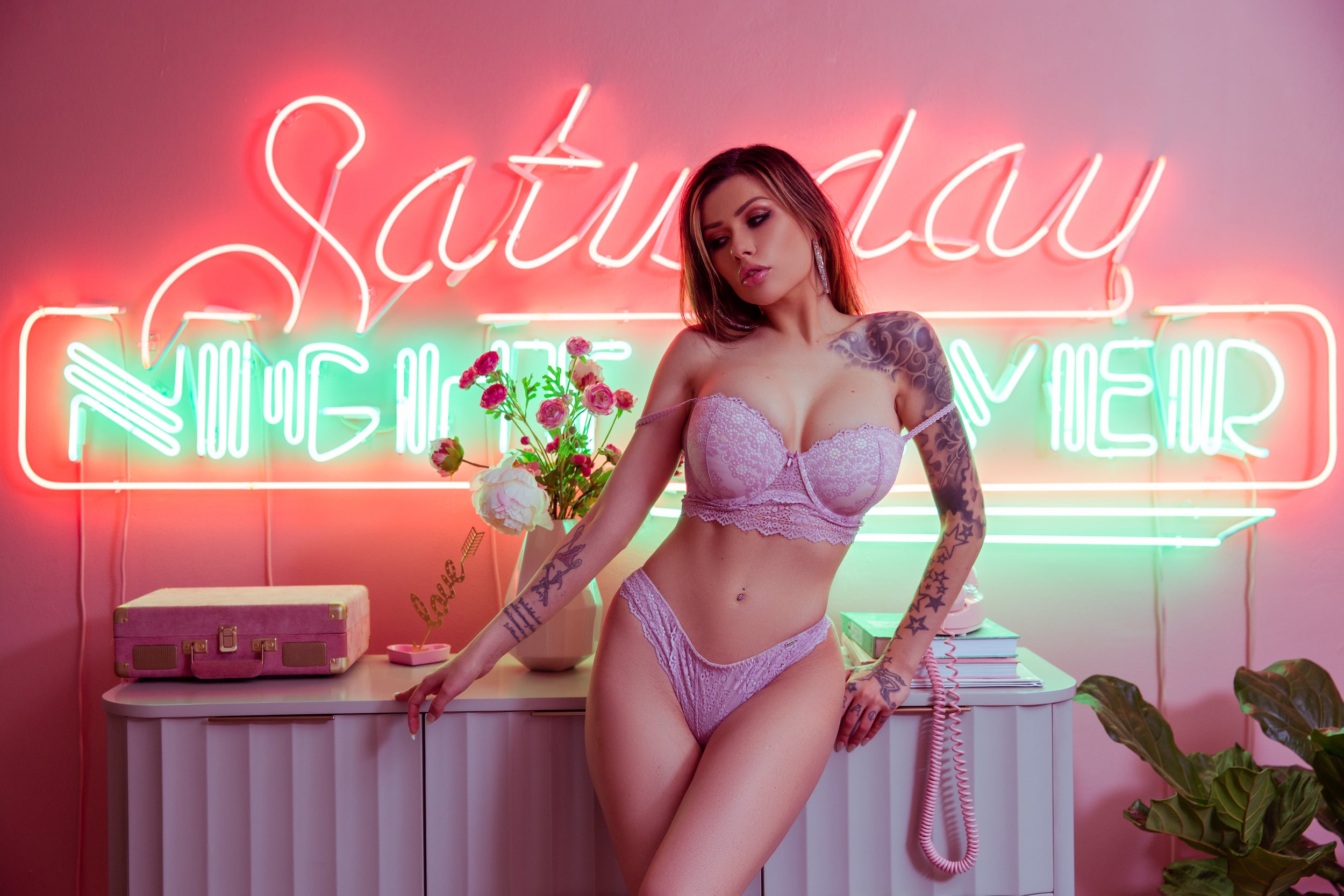People 2500x1667 women Vera Bambi hips books phone pink lingerie wall women indoors belly boobs pierced navel looking away big boobs lingerie indoors Holly Wolf