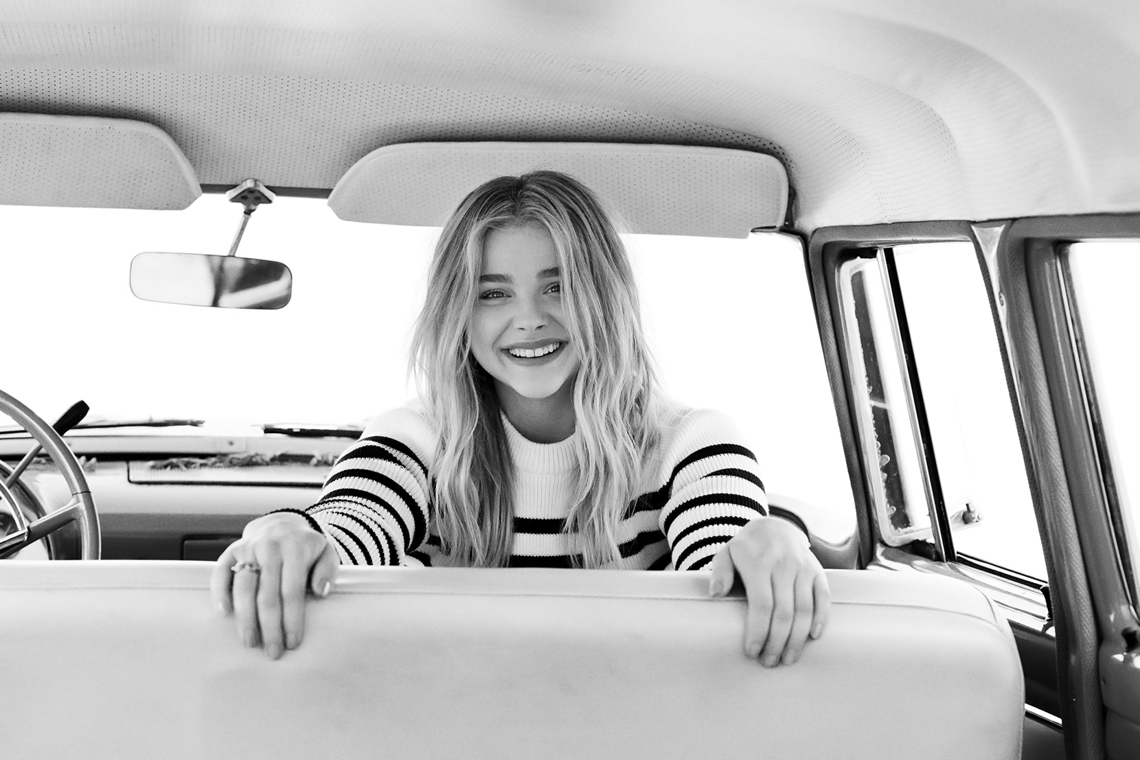 People 1660x1107 Chloë Grace Moretz actress blonde women car interior vehicle smiling