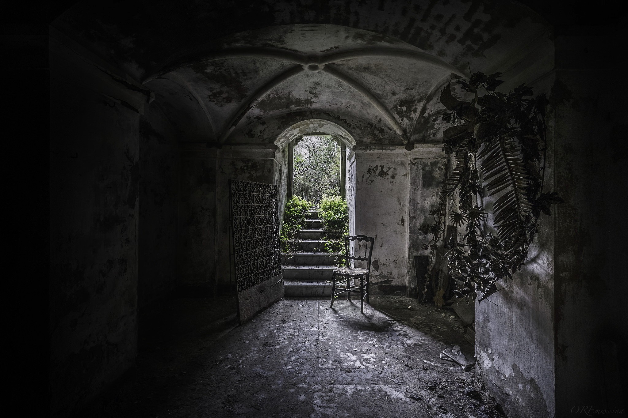 General 2048x1365 architecture old building abandoned chair Crypt (Location)