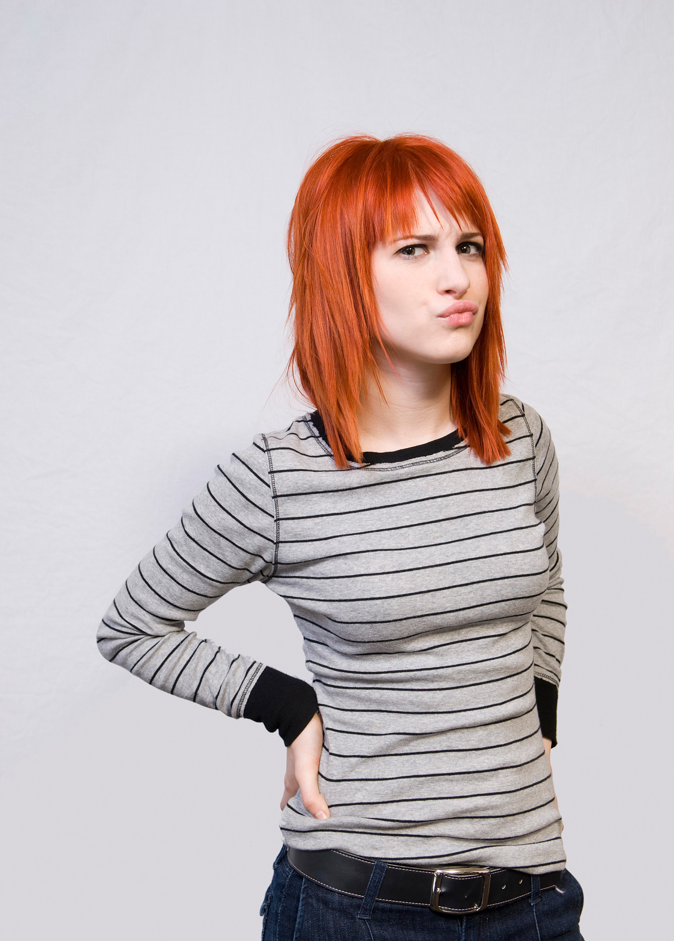 People 1361x1900 Hayley Williams redhead singer pale shoulder length hair short hair women duckface portrait display simple background Paramore dyed hair
