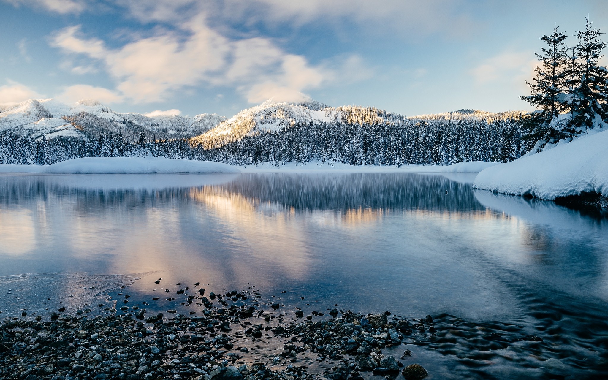 General 2048x1280 landscape photography nature lake mountains forest morning sunlight snow winter reflection Washington (state) USA cold outdoors ice water