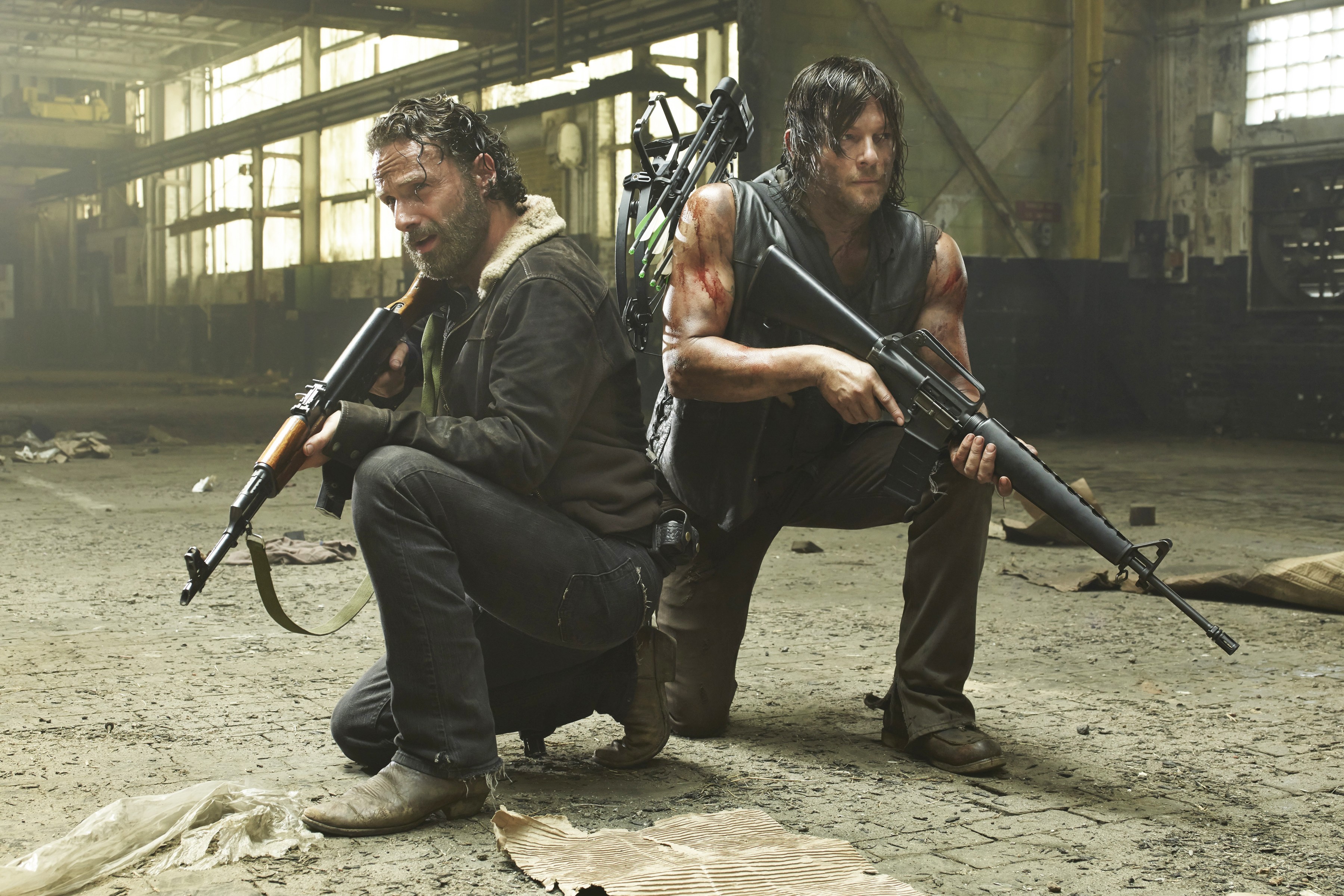 People 3600x2401 The Walking Dead Rick Grimes Daryl Dixon TV series actor machine gun weapon film stills men