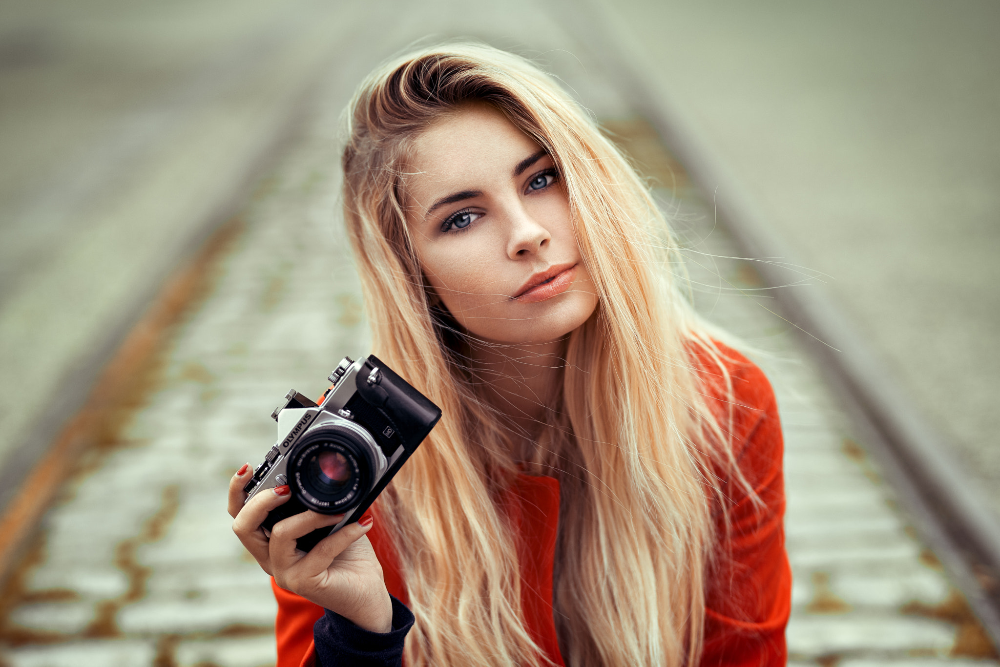 People 2048x1366 women blonde blue eyes camera portrait red nails depth of field Olympus technology painted nails women outdoors looking at viewer long hair dyed hair closeup