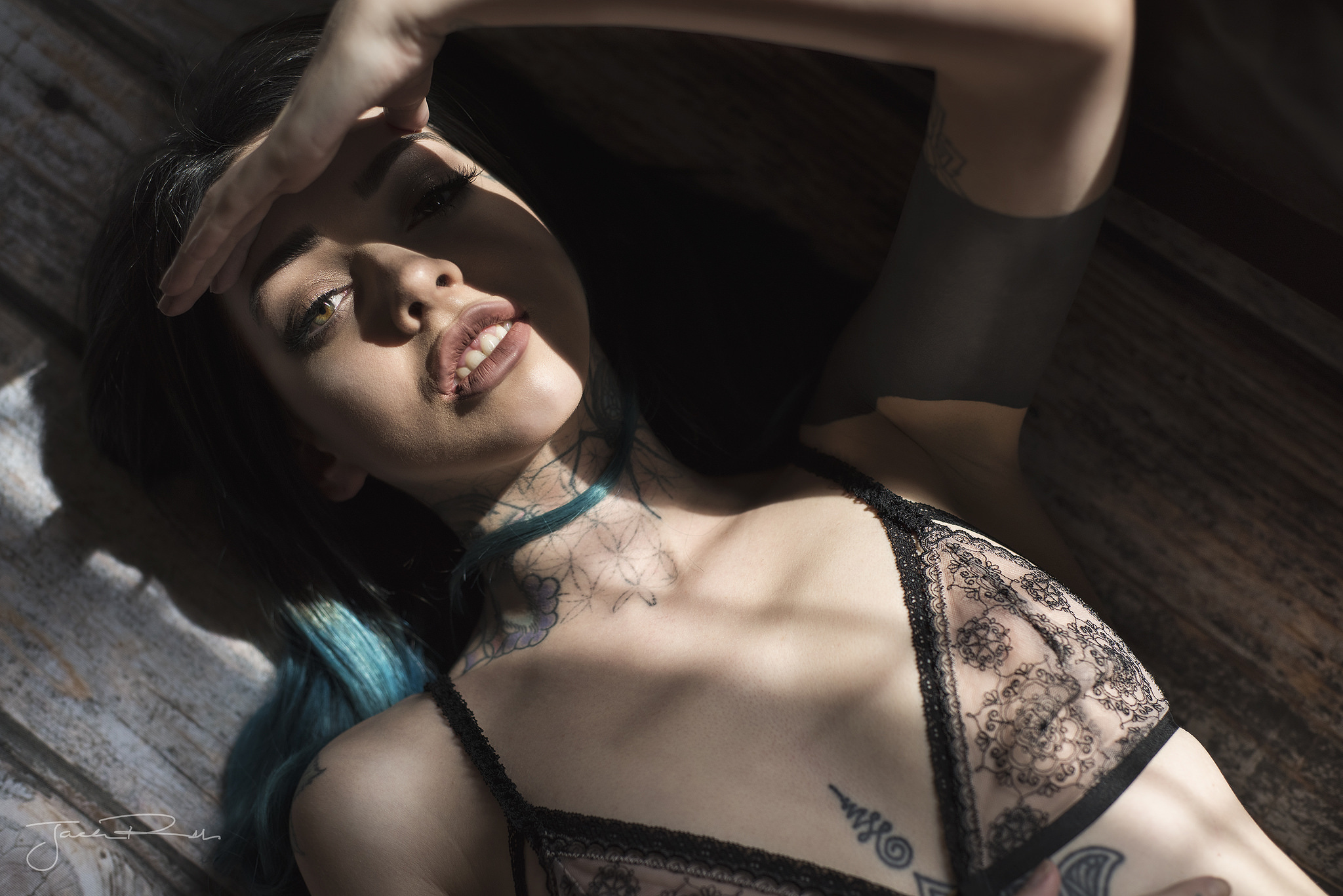 People 2048x1367 dyed hair Jack Russell tattoo see-through clothing lying on back women Mimi Suicide