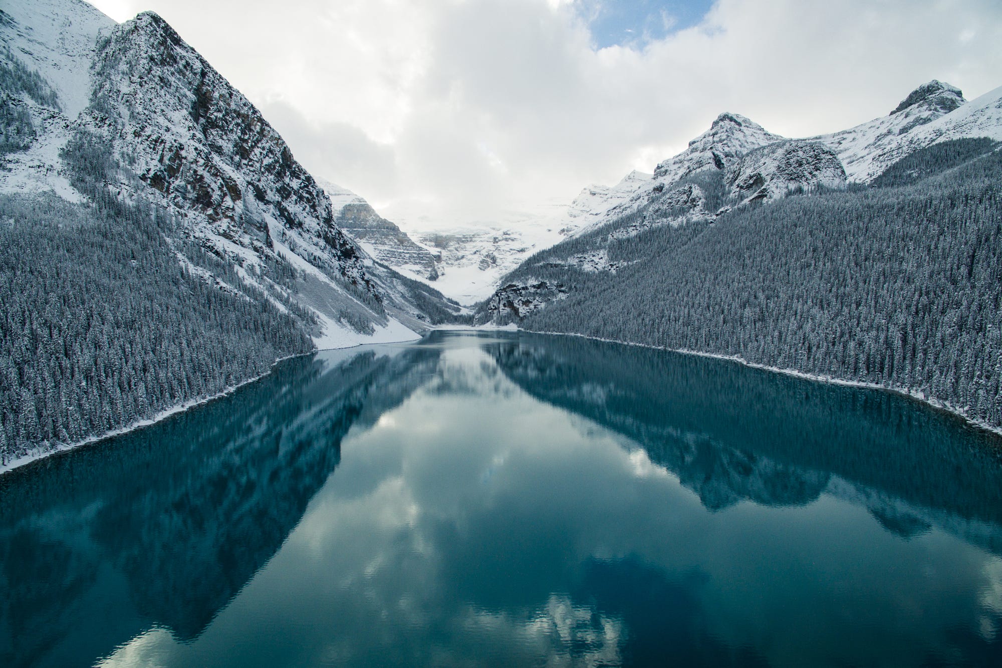 General 2000x1334 nature landscape winter Lake Louise Canada mountains lake reflection clouds