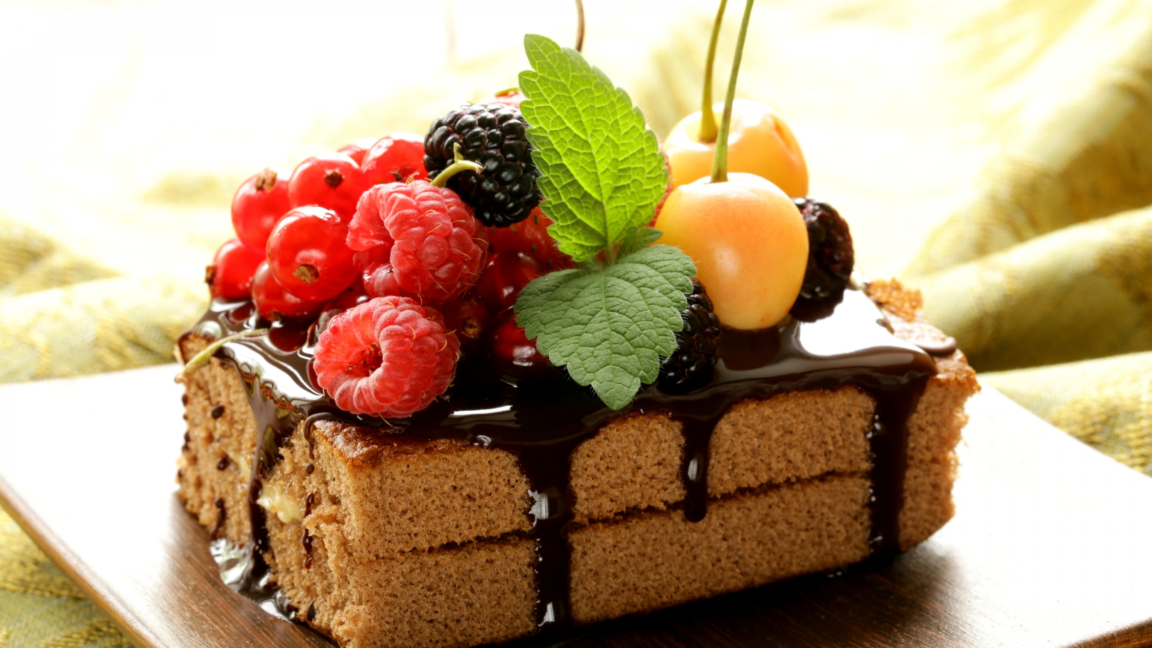 General 3840x2160 cake chocolate fruit food raspberries blackberries cherries