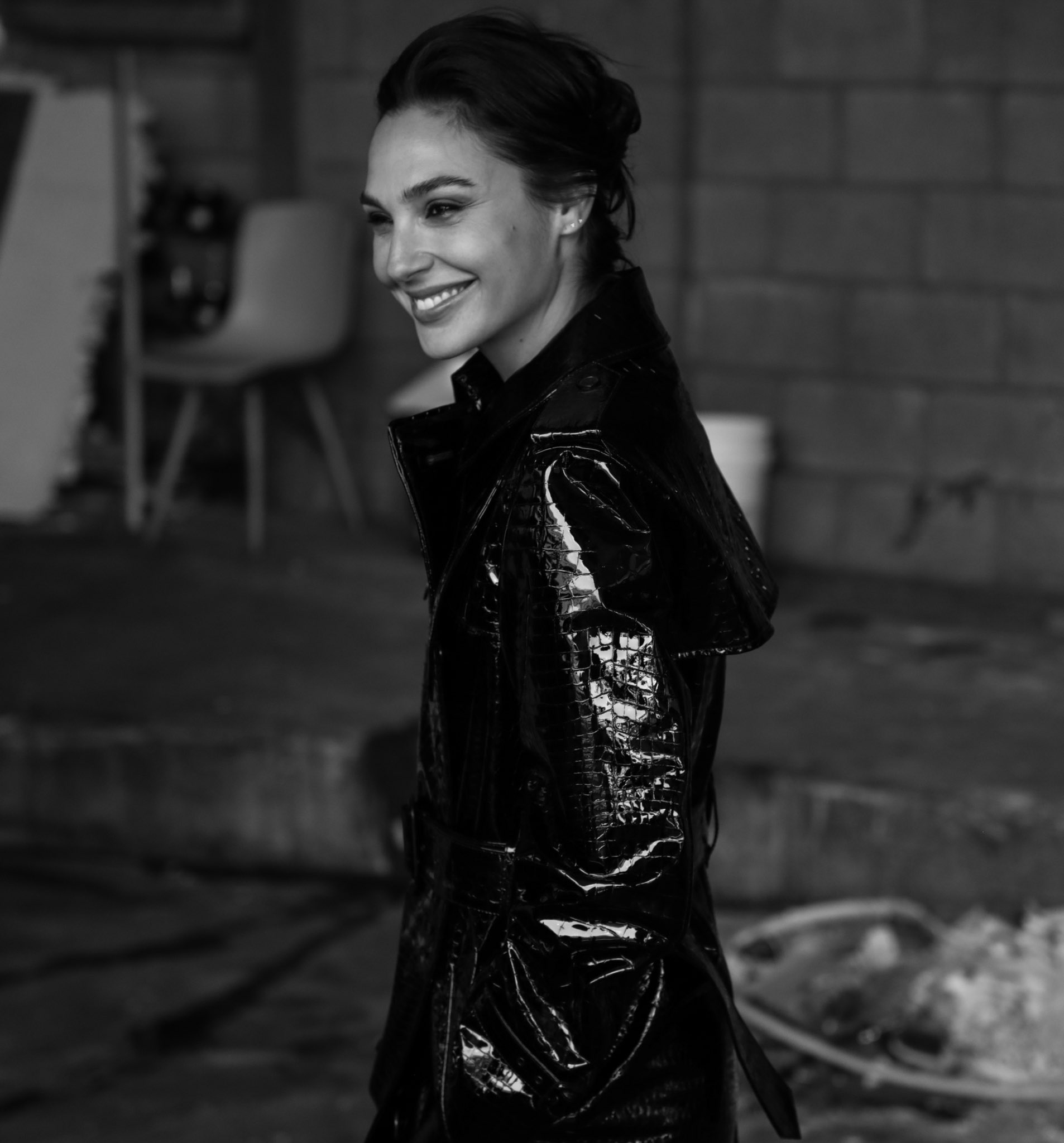 People 1906x2048 Gal Gadot celebrity actress monochrome trench coat leather coat women