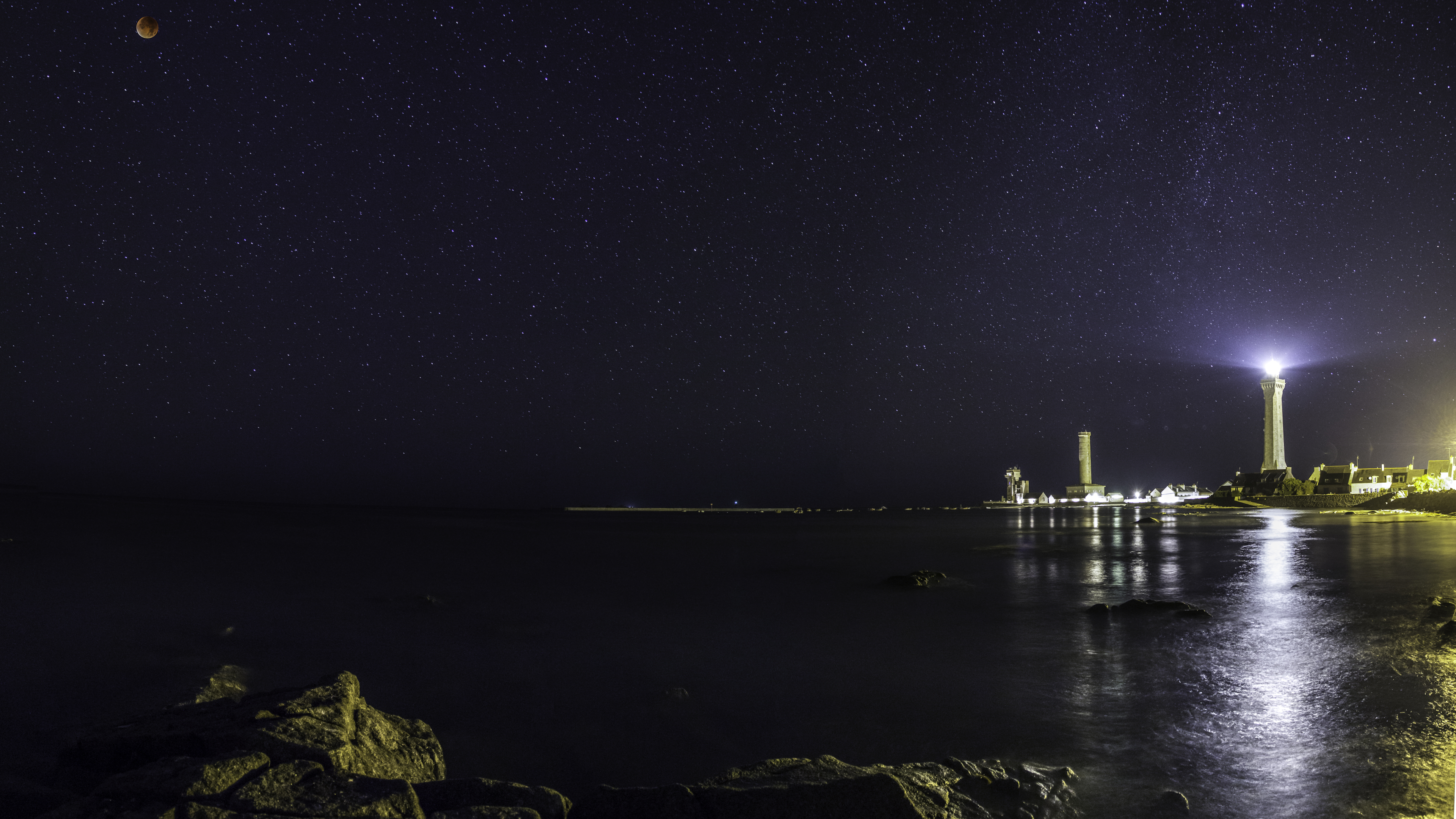 General 3840x2160 nature landscape water sea night stars rocks horizon lighthouse reflection tower house lights