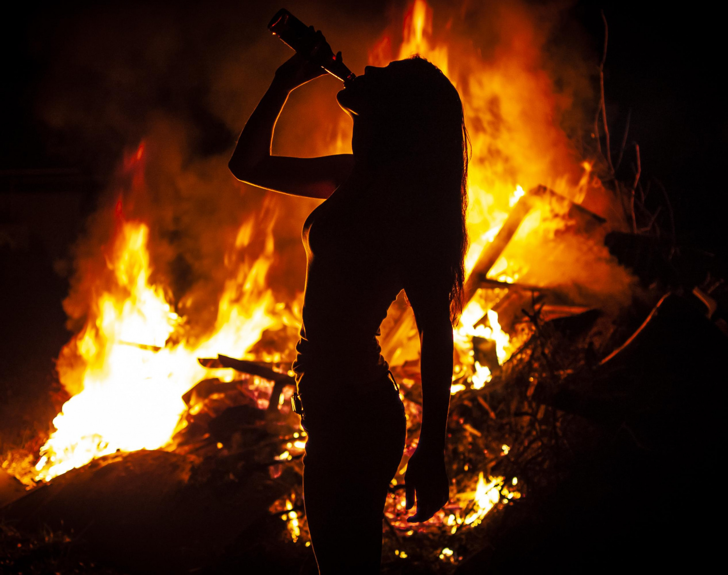 People 1500x1185 photography night dark fire bottles campfire long hair silhouette drink beer women outdoors women belt