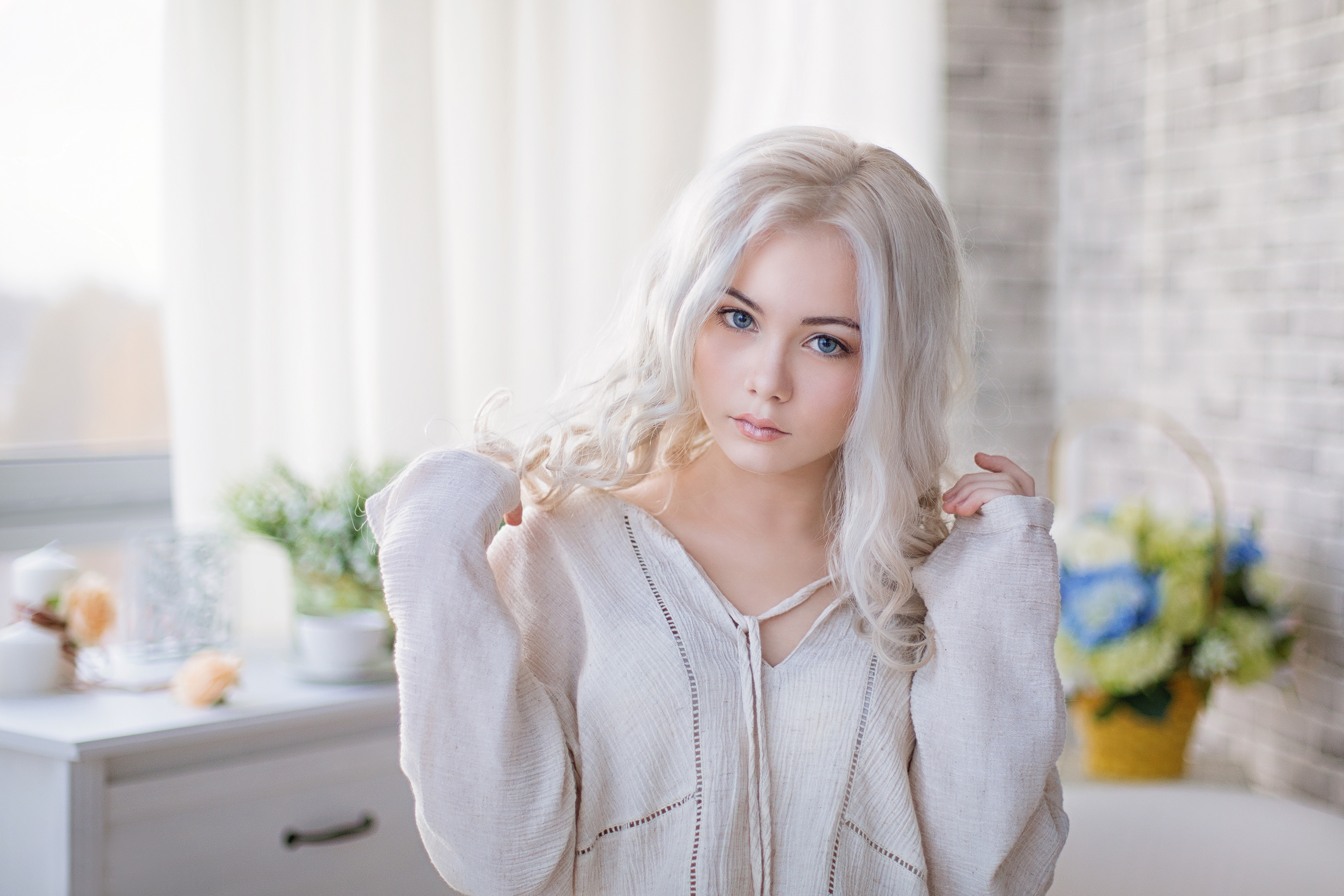 White hair girls collection🤍 - Interest Stacks 