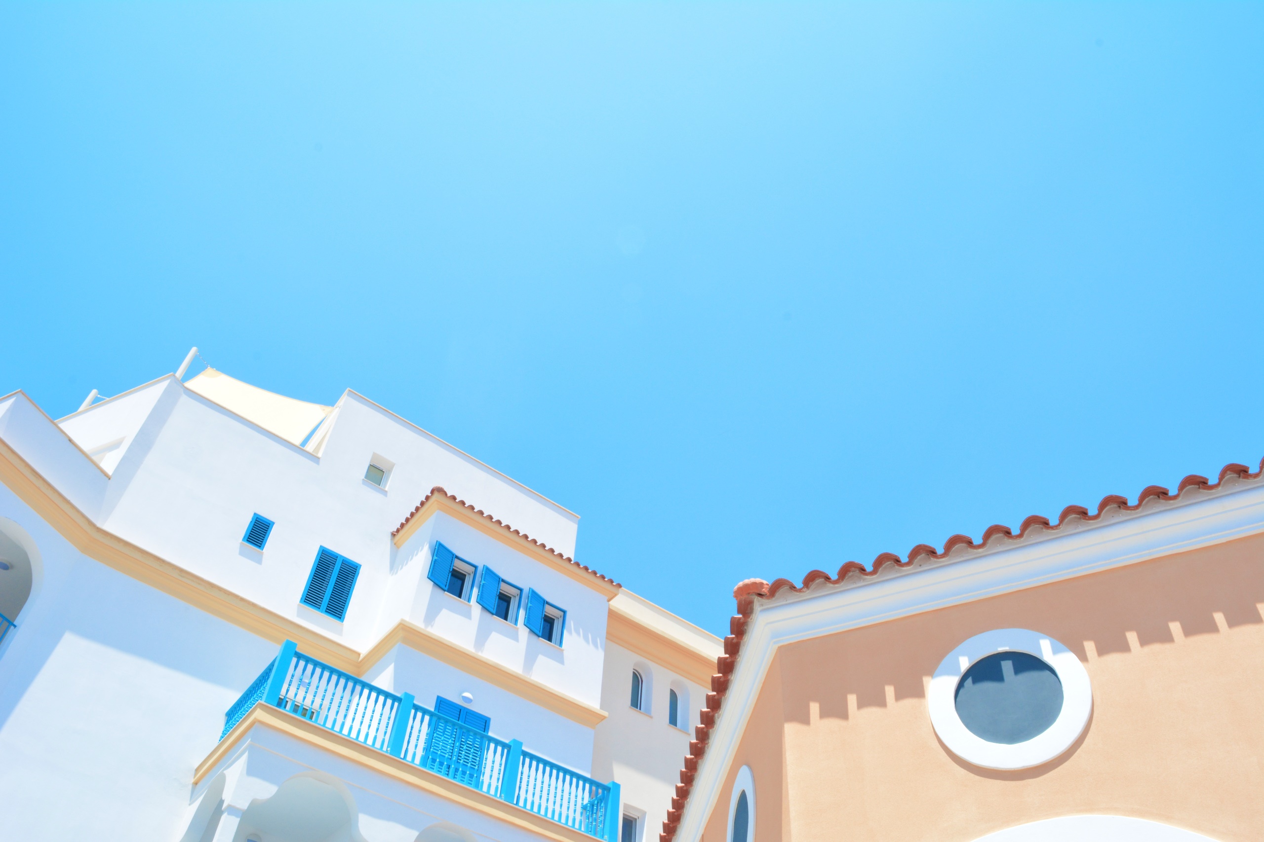 General 2560x1707 sky Greece building bright clear sky sunlight daylight architecture sky blue cyan