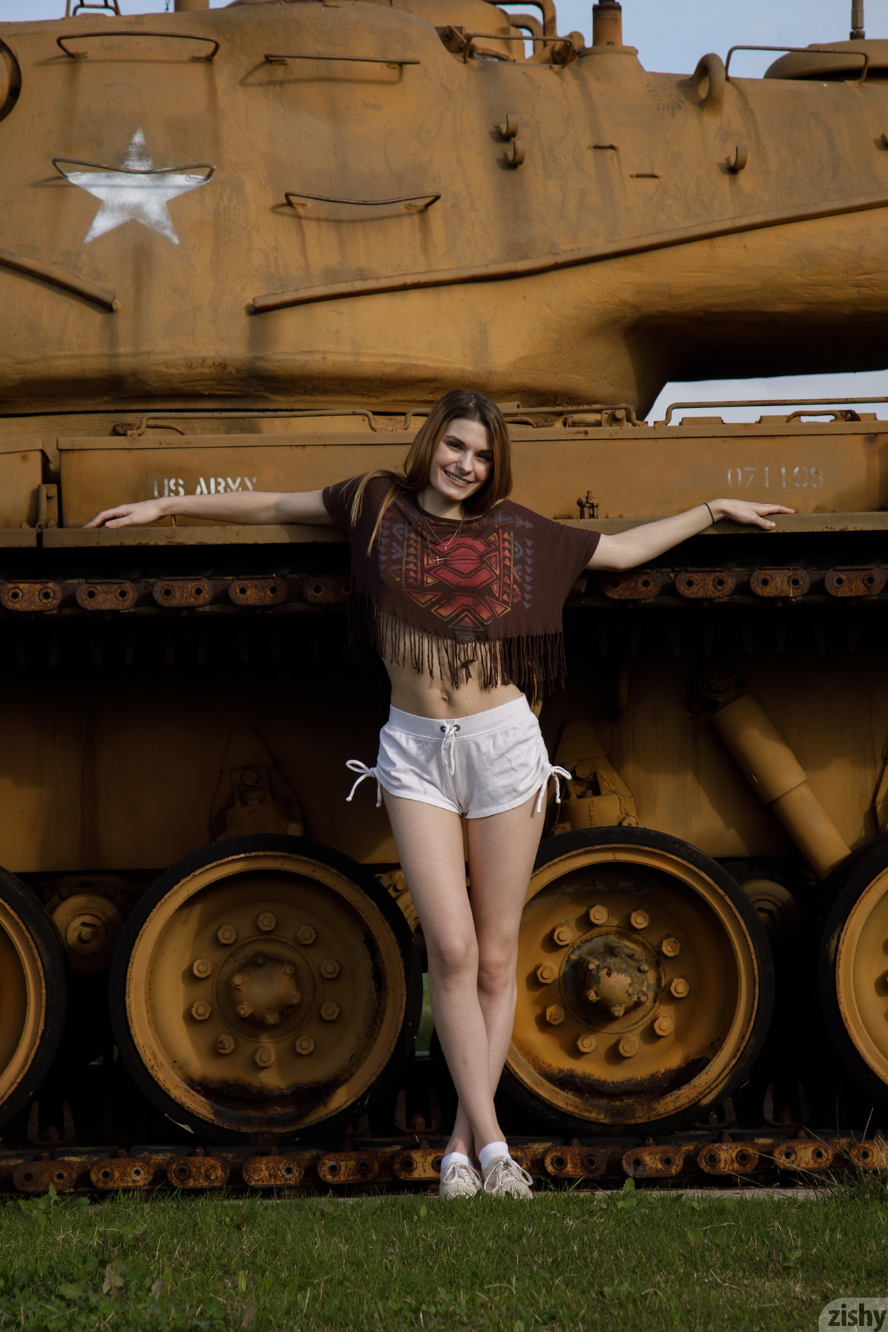 People 1280x1920 Zishy women outdoors short shorts brunette belly looking at viewer smiling women tank shorts Lauralynn Parrish portrait display watermarked